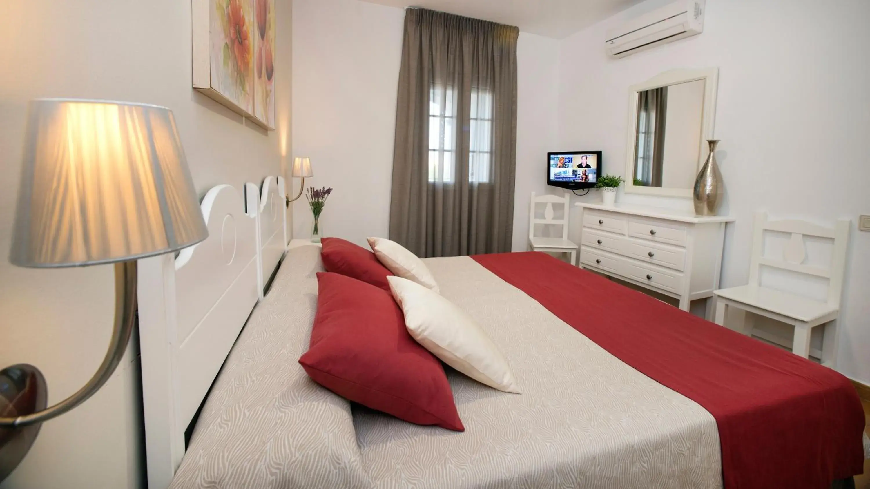 Bedroom, Bed in Leo San Bruno Bedroom, Bed in Leo San Bruno