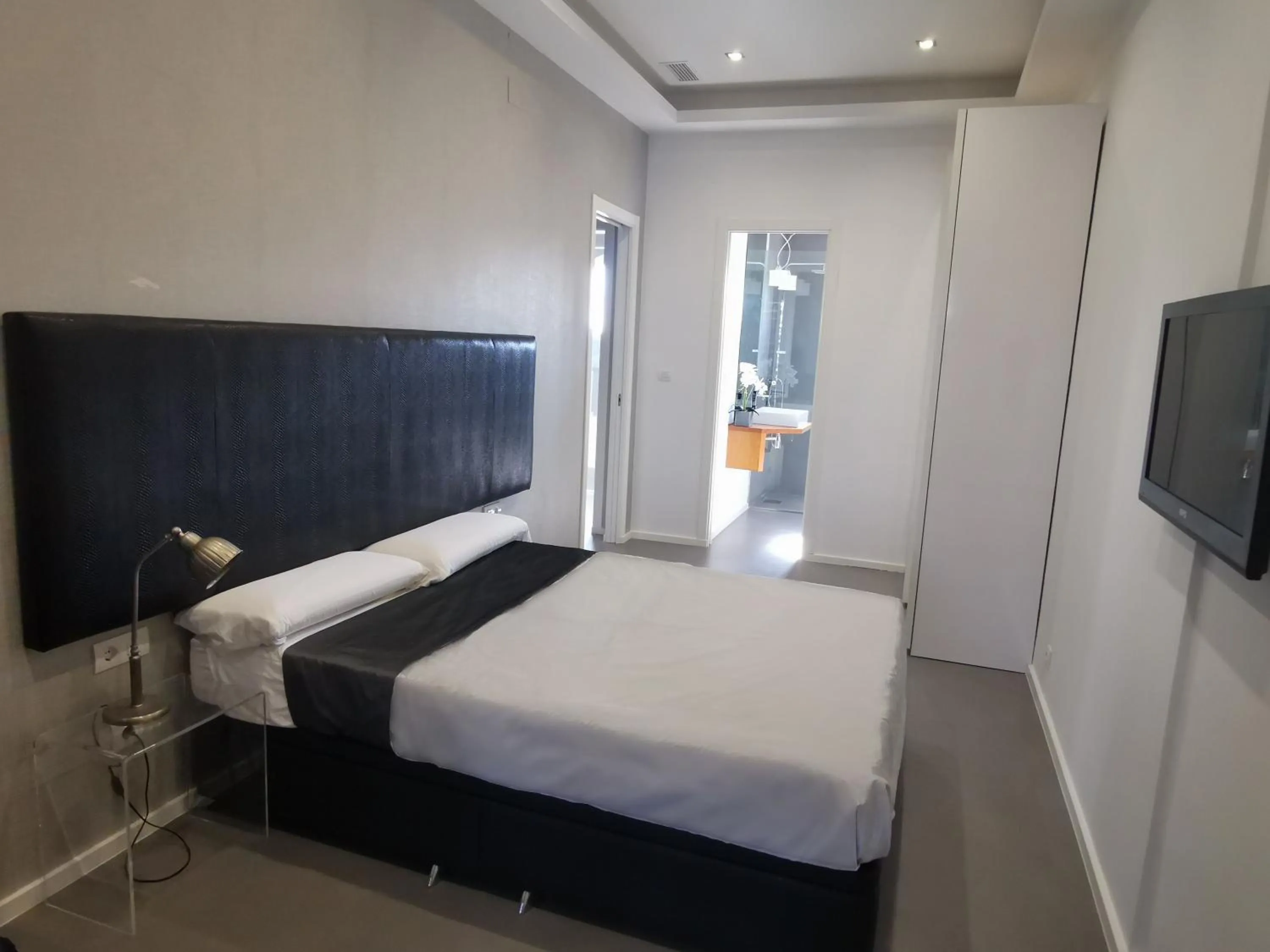 Bed in Leo San Bruno