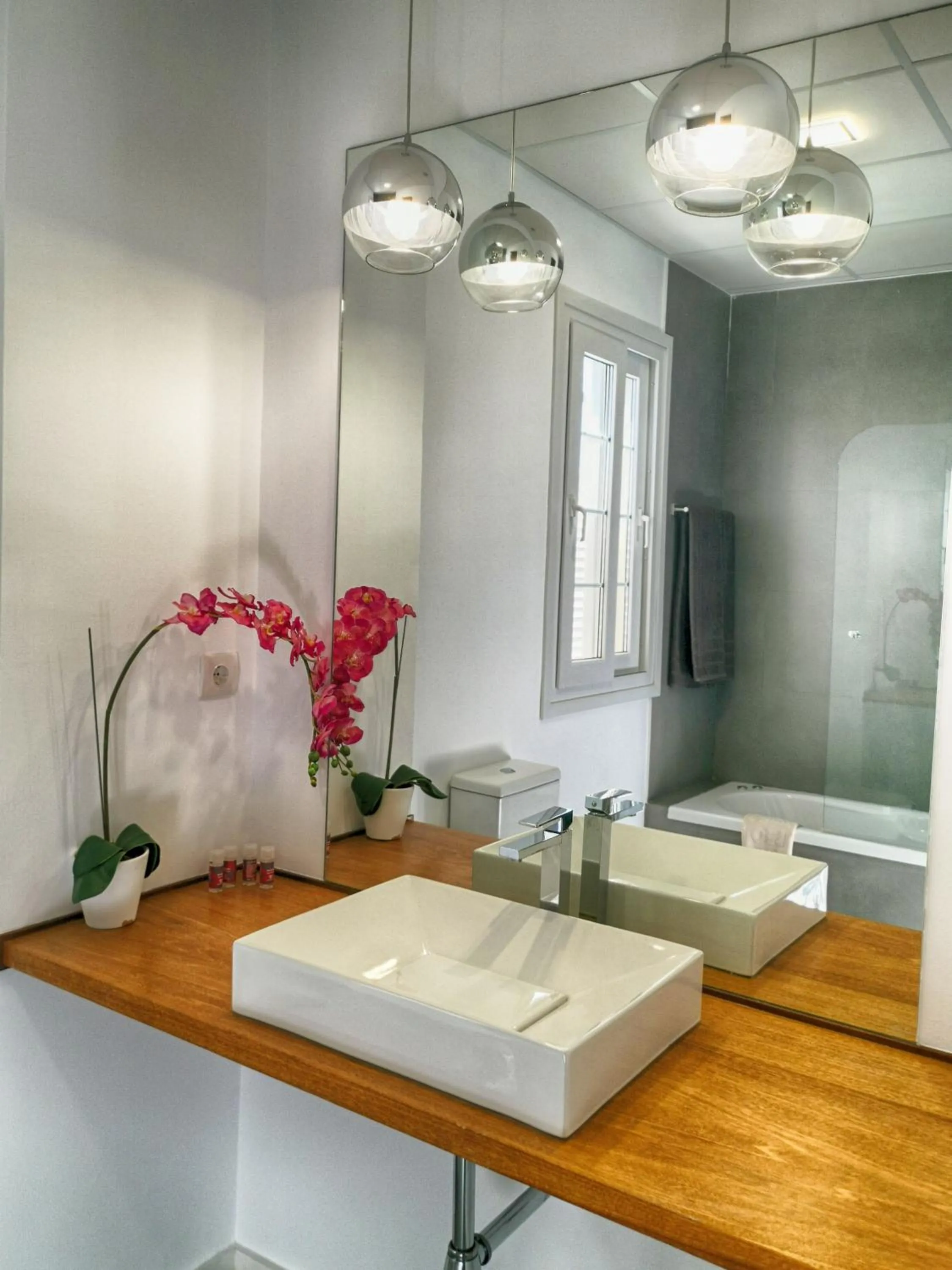 Bathroom in Leo San Bruno