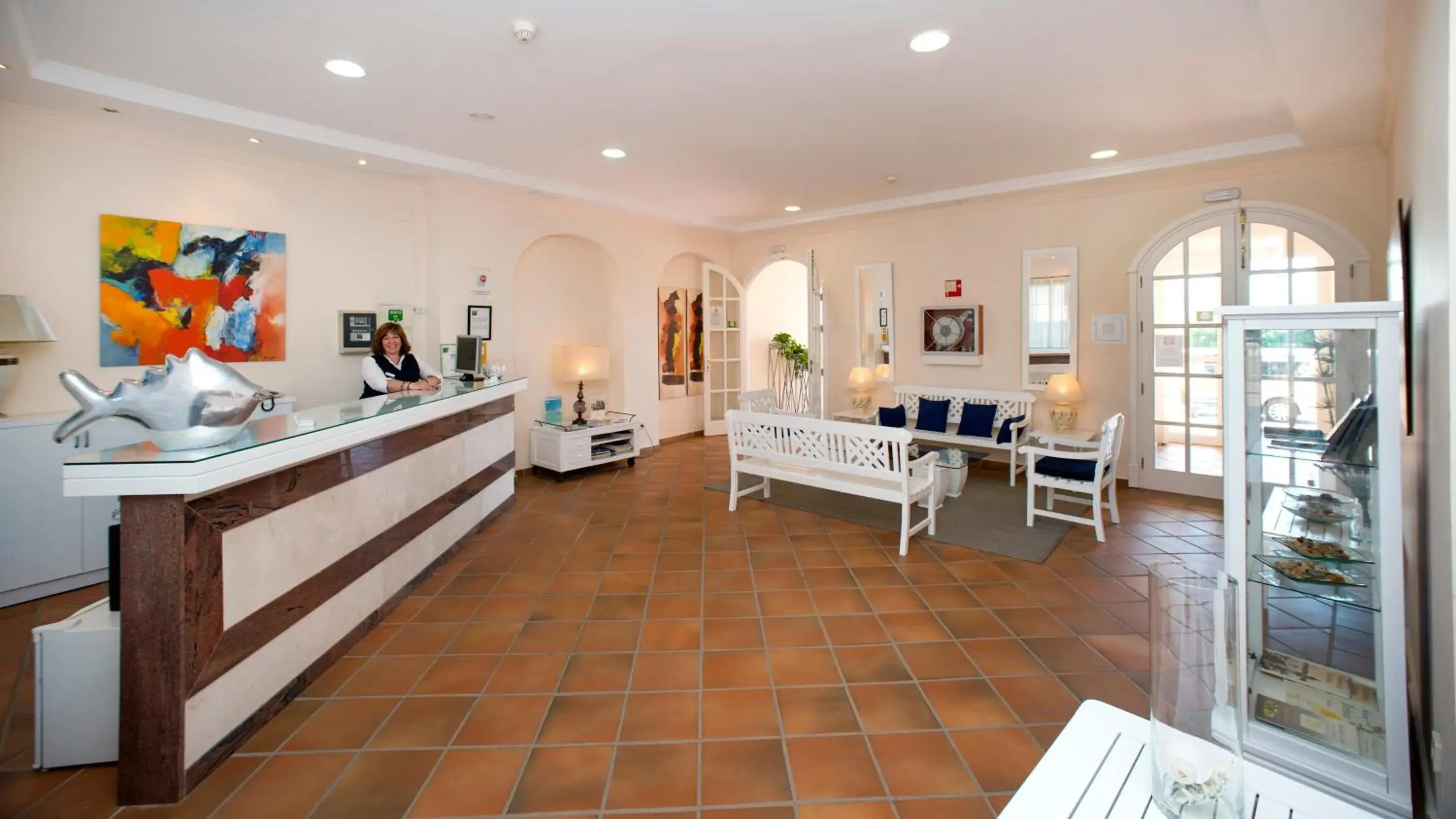 Lobby or reception in Leo San Bruno Lobby or reception in Leo San Bruno