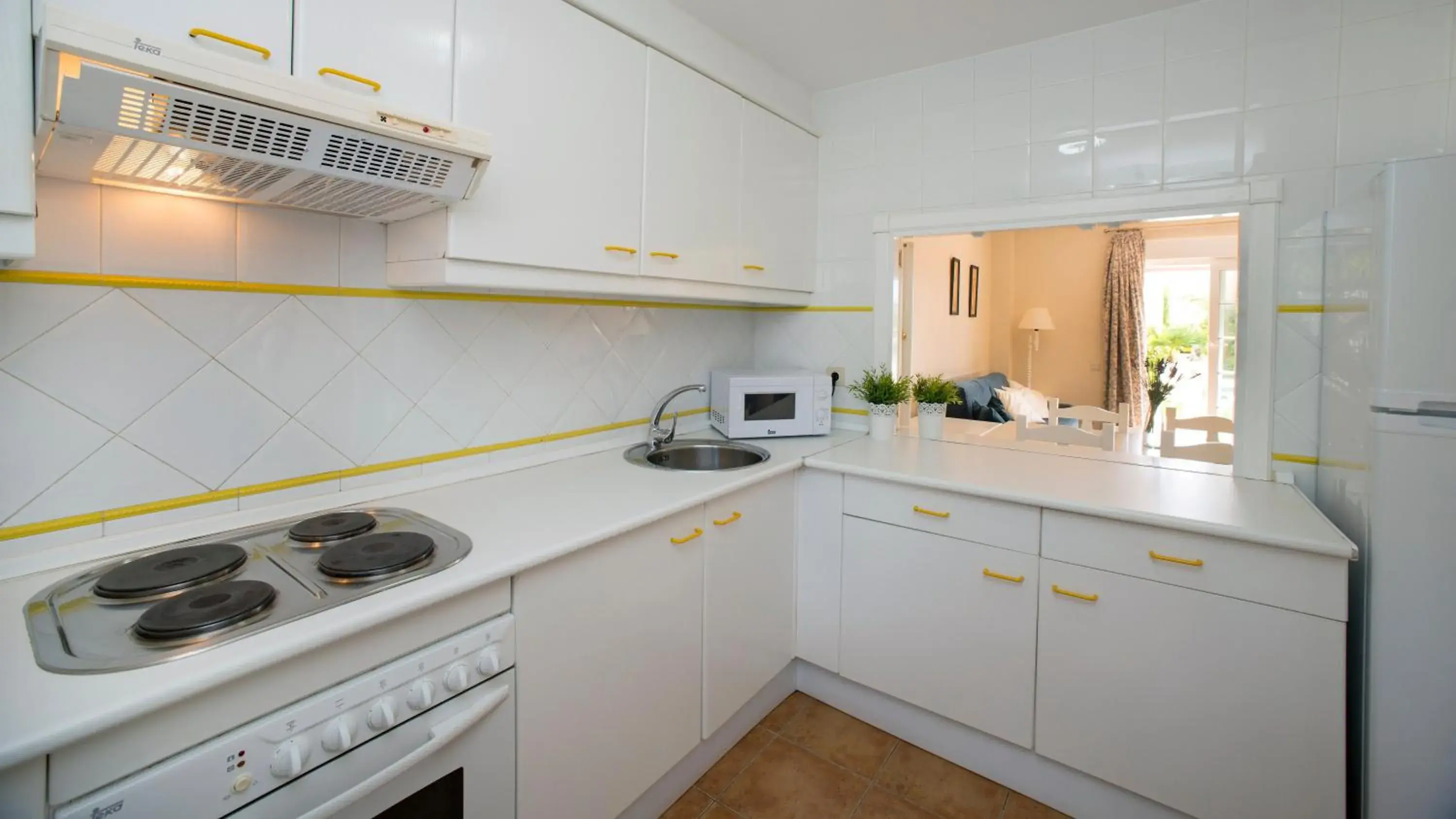 Kitchen or kitchenette in Leo San Bruno Kitchen or kitchenette in Leo San Bruno