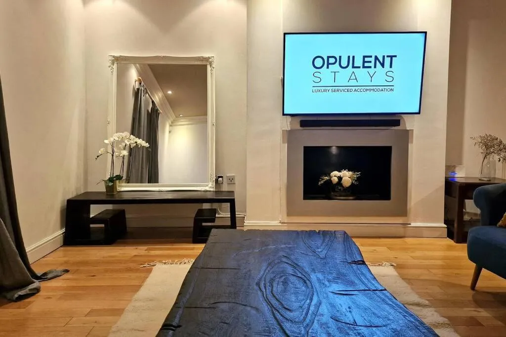 Stunning Luxury 2 Bed Penthouse Apartment