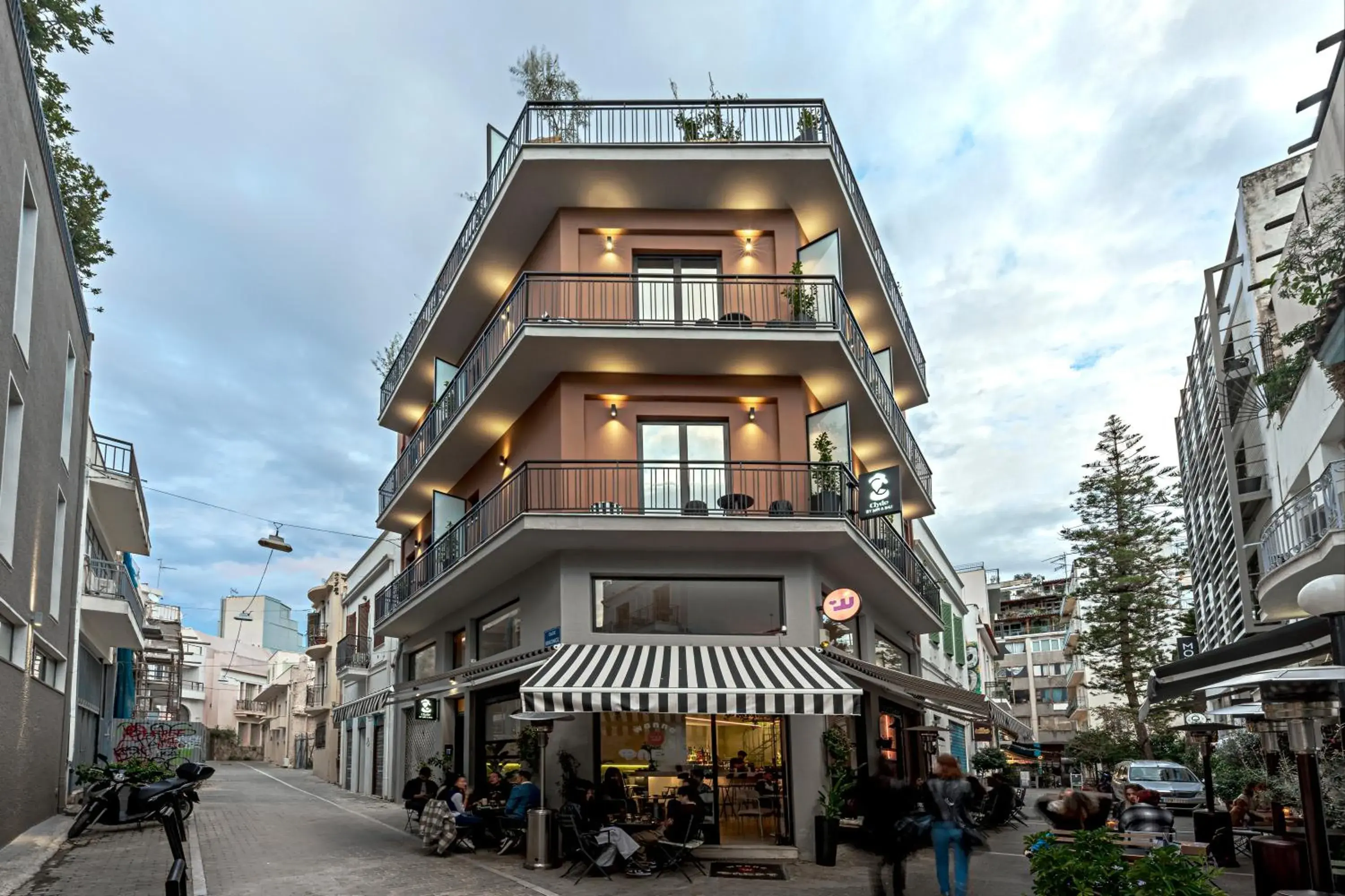Clyde Athens by Nin&Bau Clyde Athens by Nin&Bau