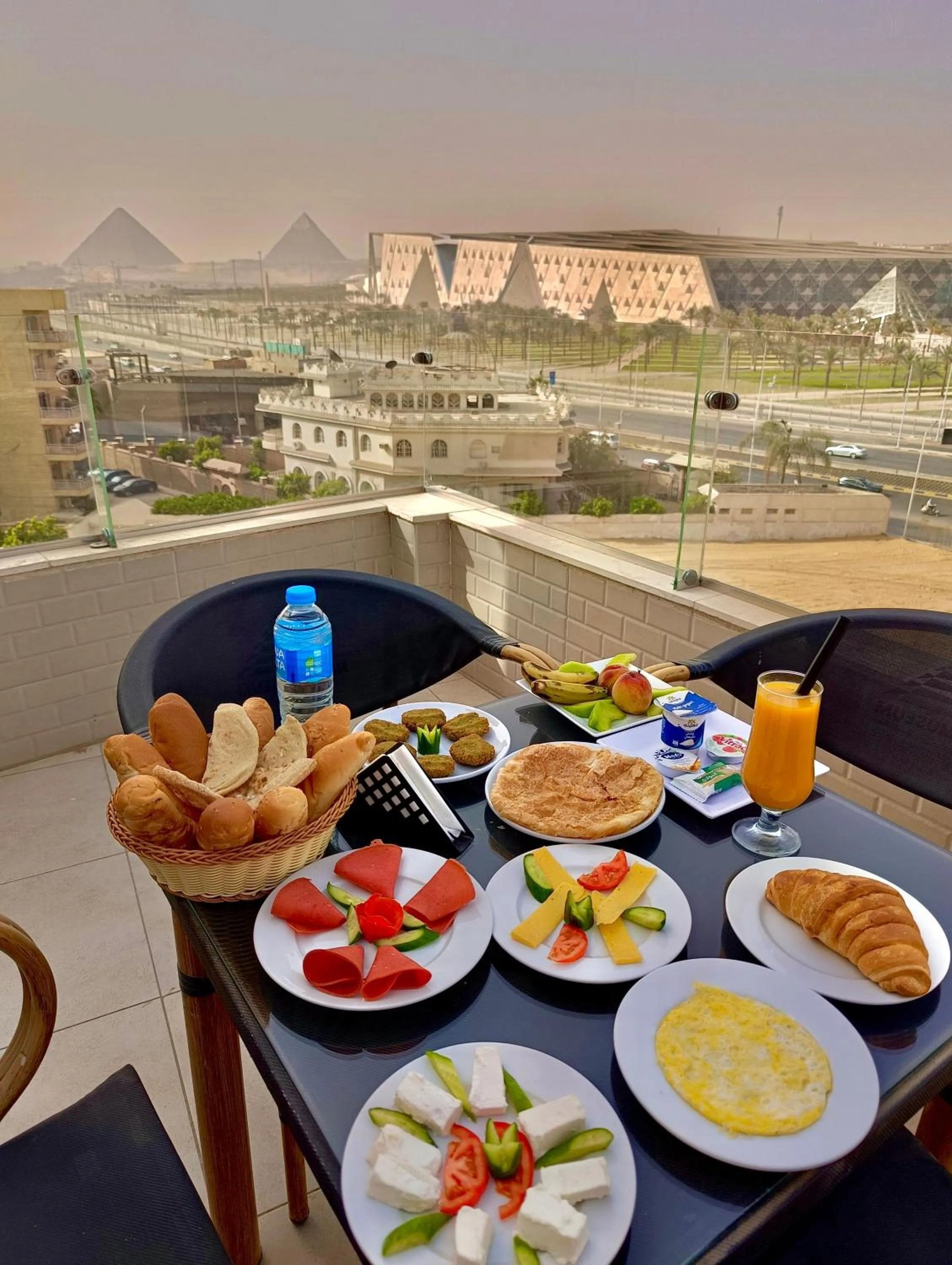 Breakfast in New Museum Guest House, Pyramids View
