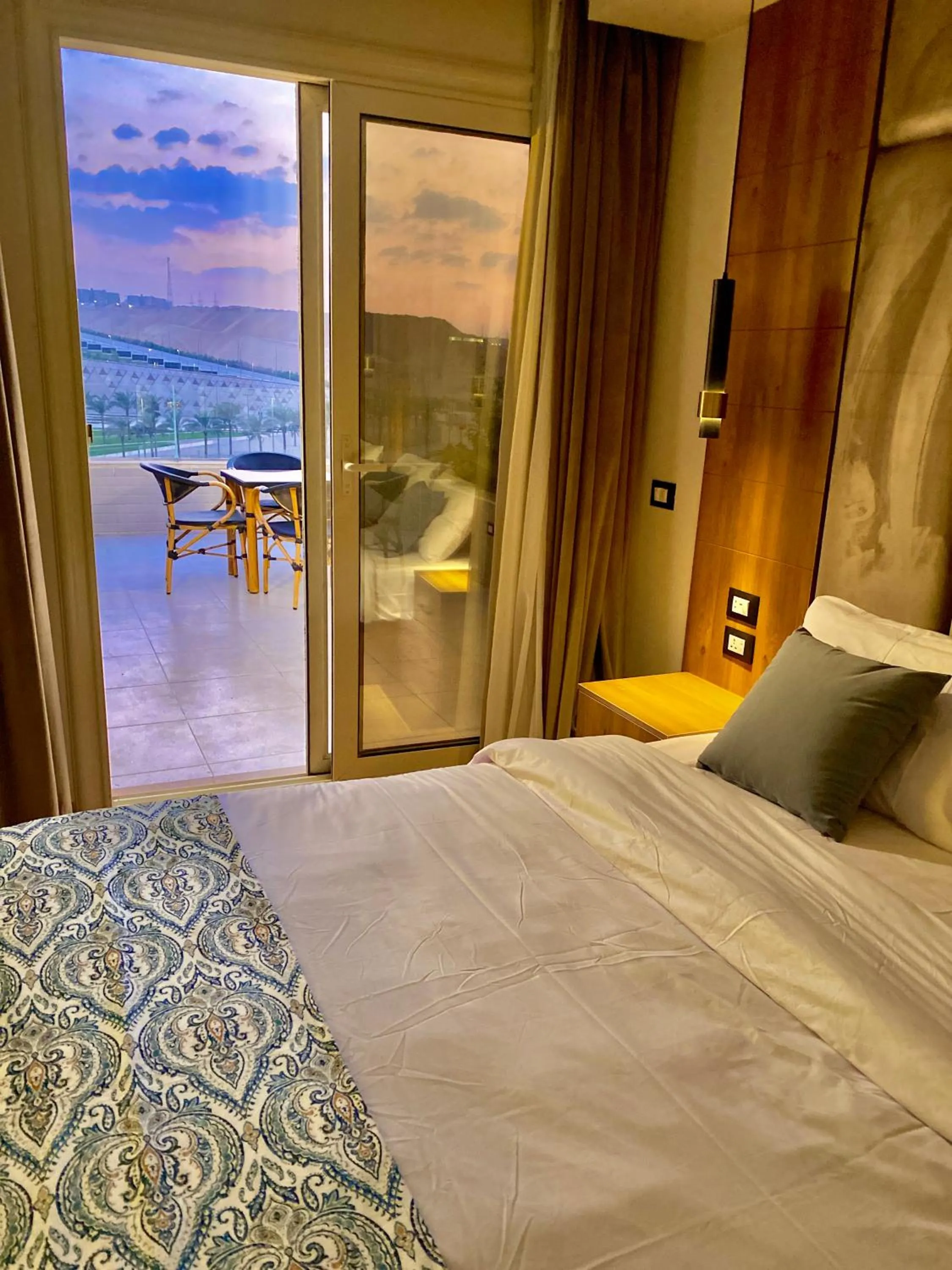 Bedroom, Bed in New Museum Guest House, Pyramids View