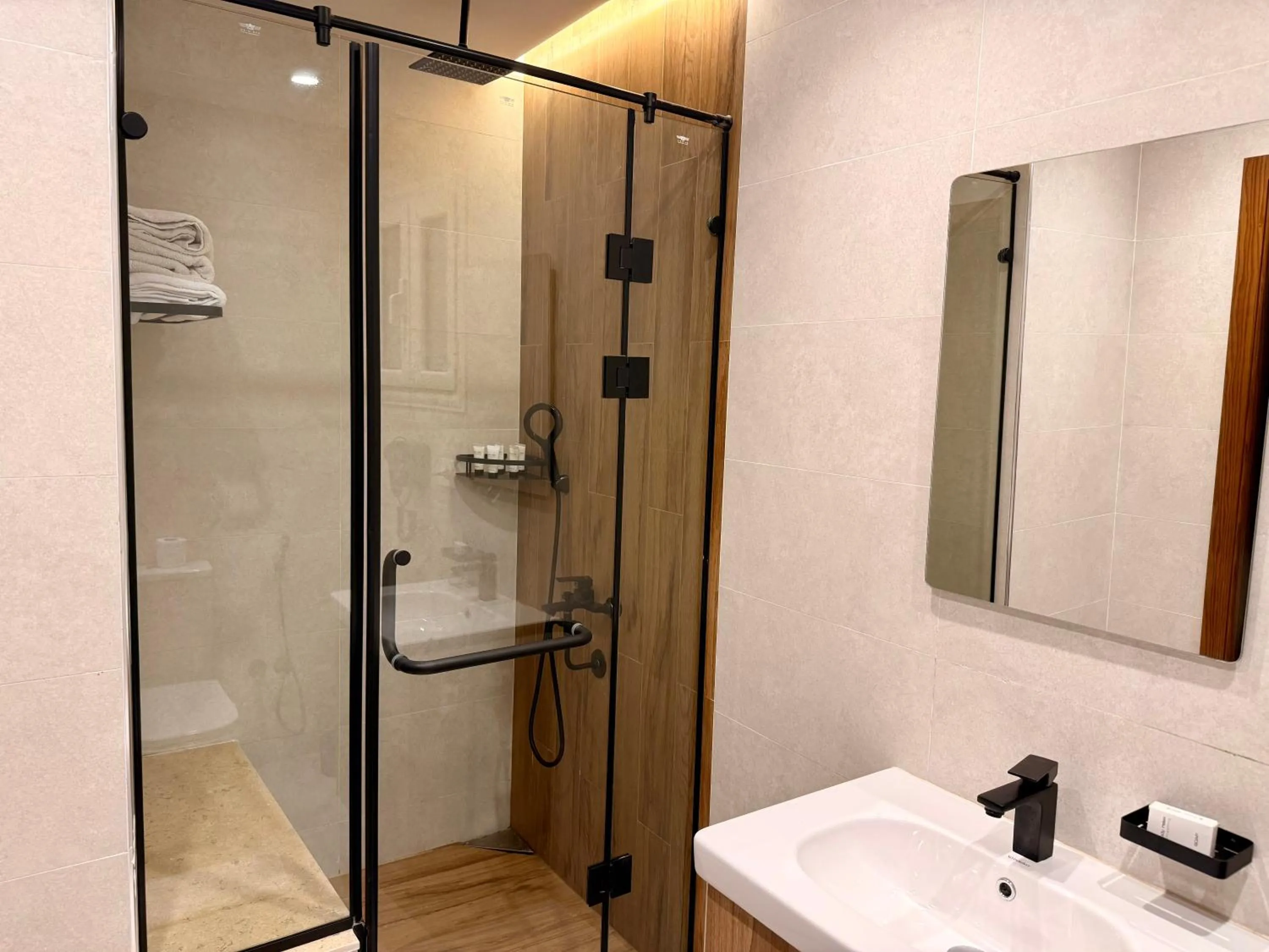 Bathroom in New Museum Guest House, Pyramids View