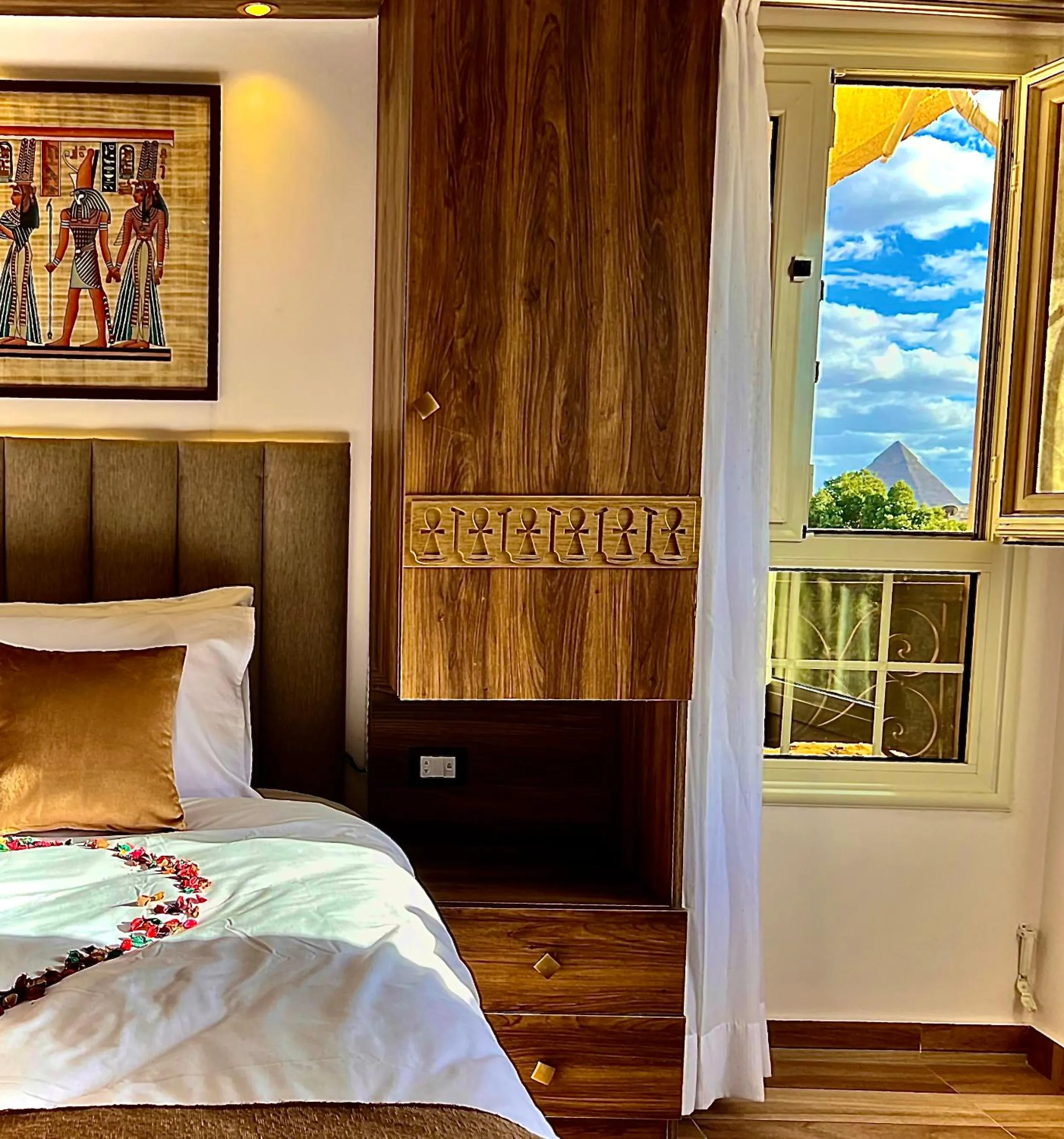 View (from property/room), Bed in New Museum Guest House, Pyramids View