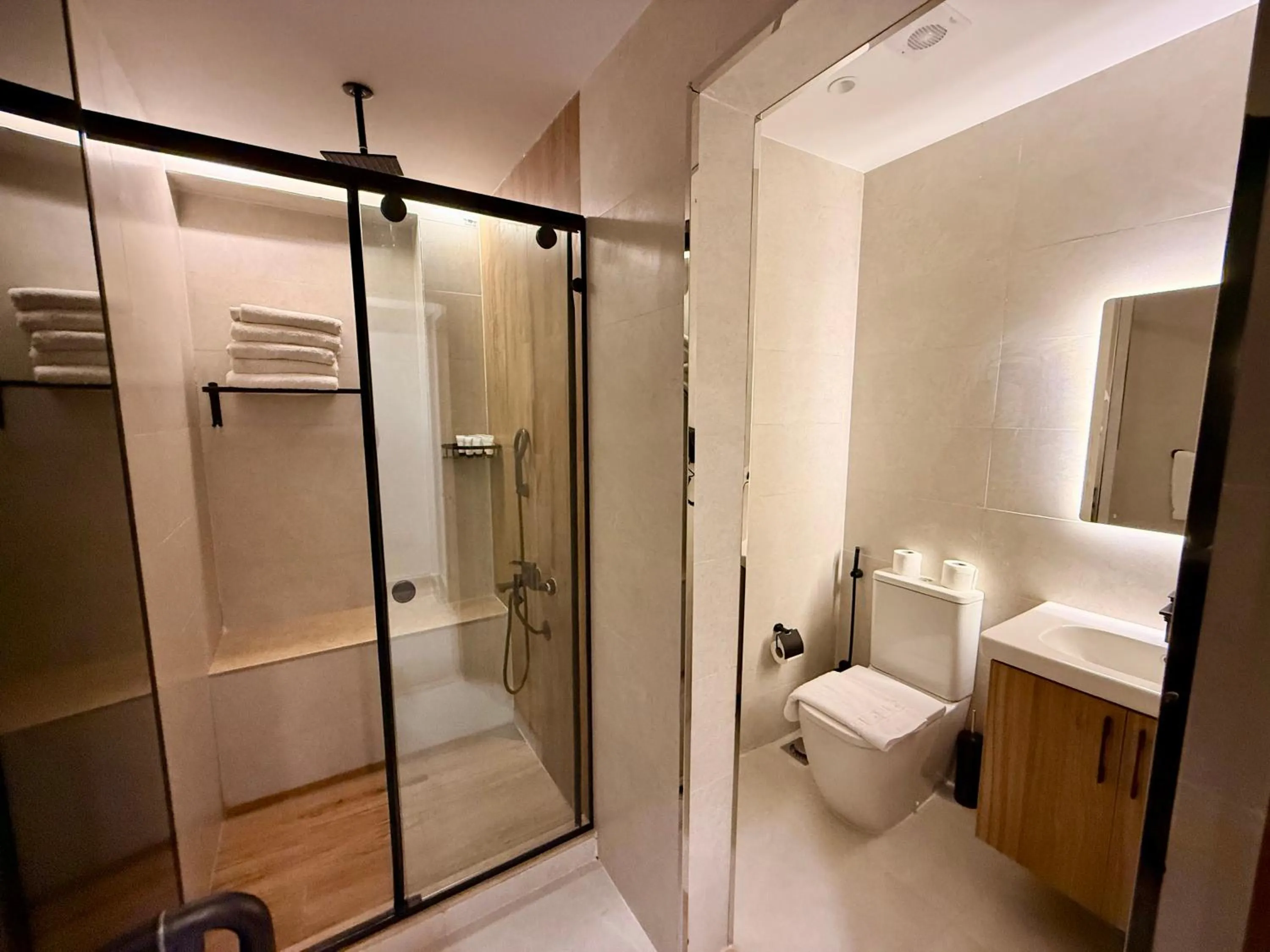 Bathroom in New Museum Guest House, Pyramids View