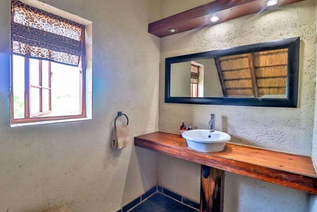 Bathroom in Kruger Escape - Solar System
