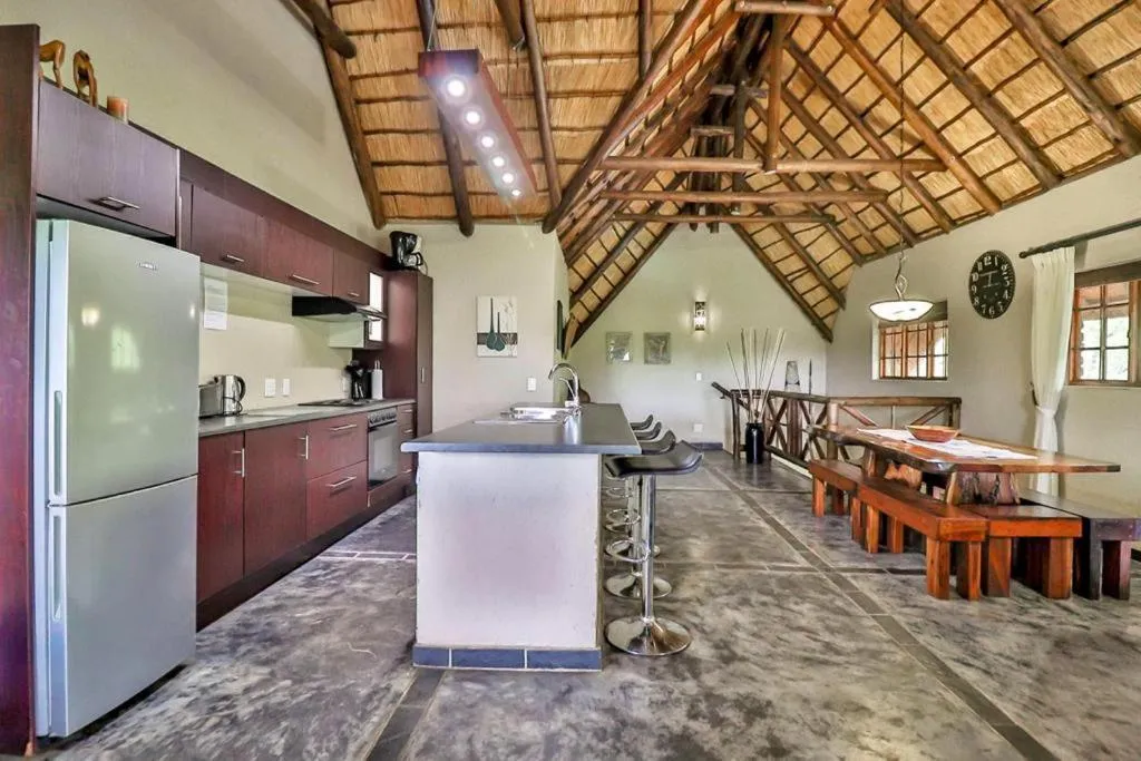 Kitchen or kitchenette in Kruger Escape - Solar System