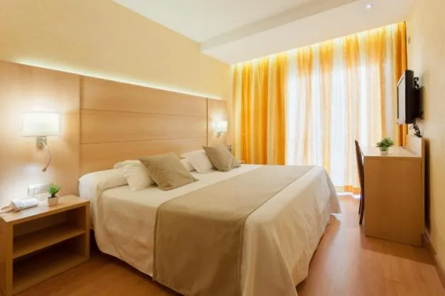 Bed in Hotel Pimar & Spa