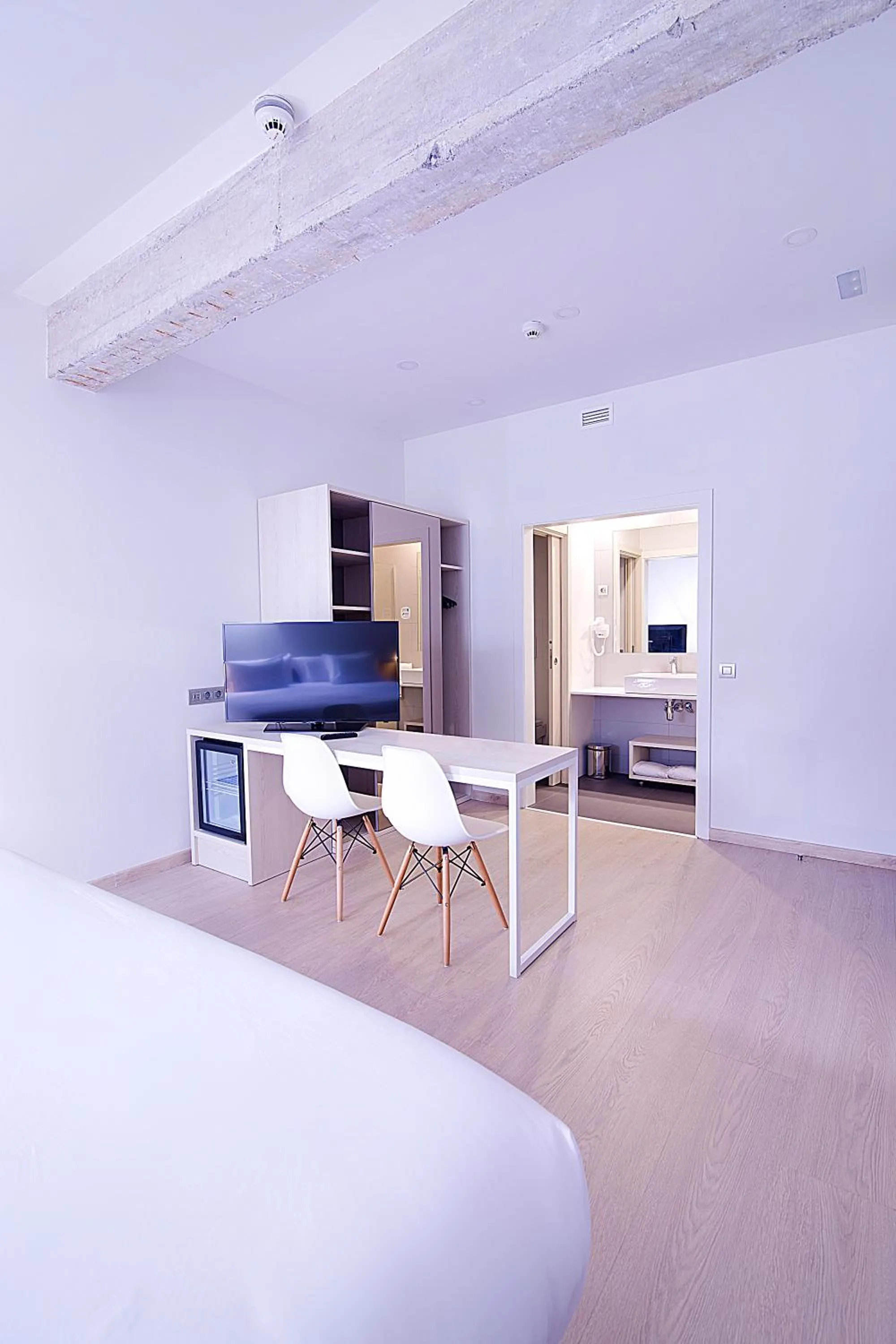 Photo of the whole room, Bed in B&B HOTELS Donostia San Sebastián Aeropuerto