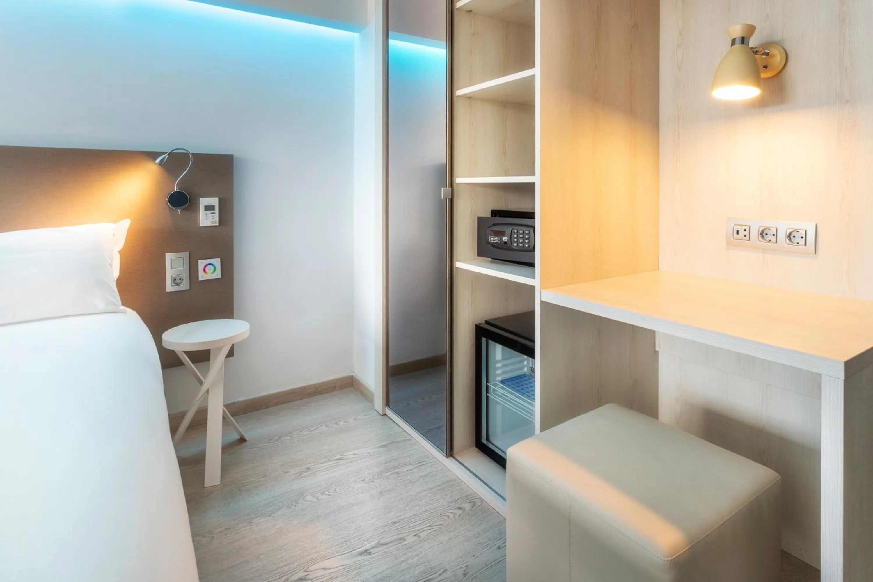 Seating area in B&B HOTELS Donostia San Sebastián Aeropuerto