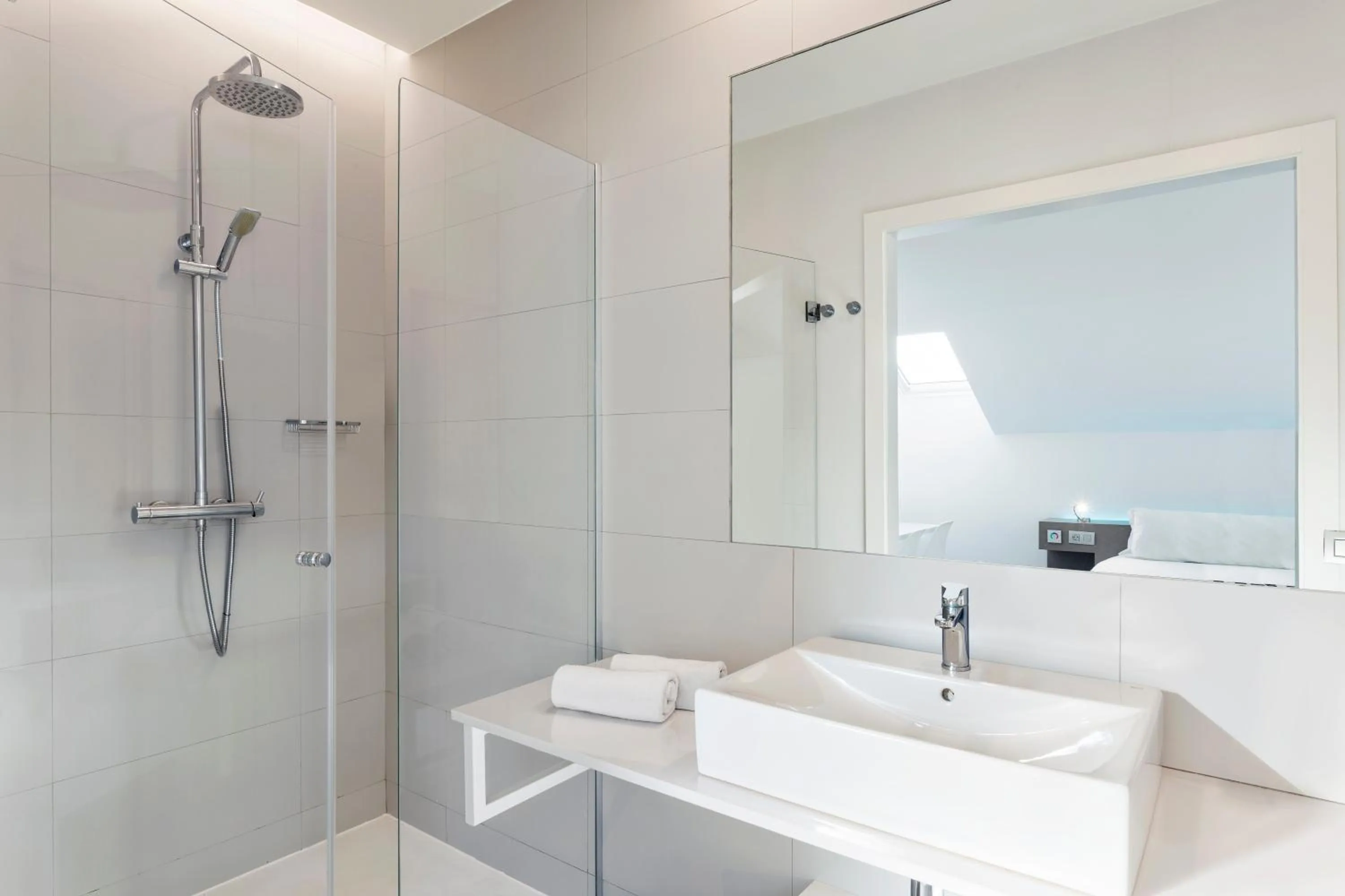 Shower in B&B HOTELS Donostia San Sebastián Aeropuerto