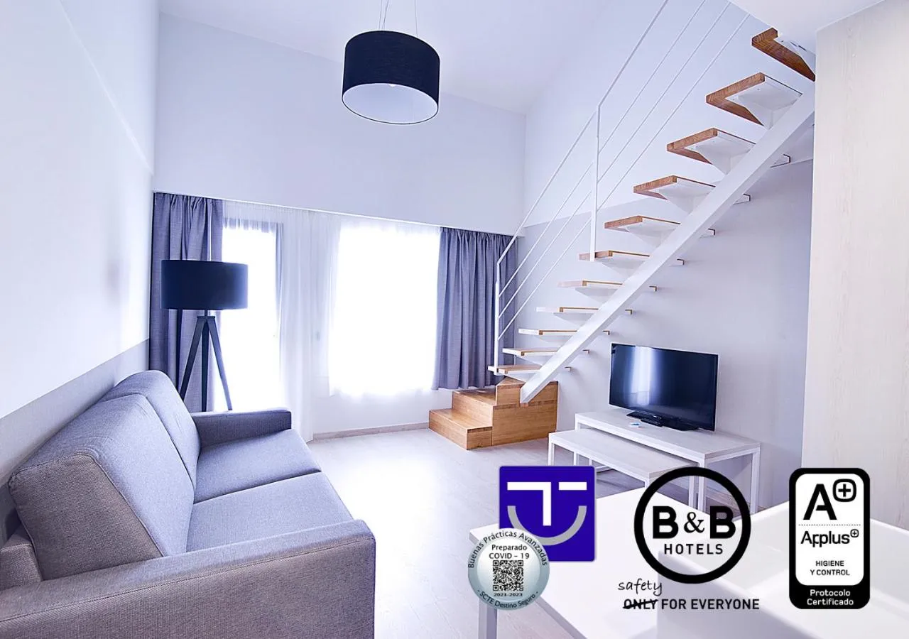 Logo/Certificate/Sign in B&B HOTELS Donostia San Sebastián Aeropuerto