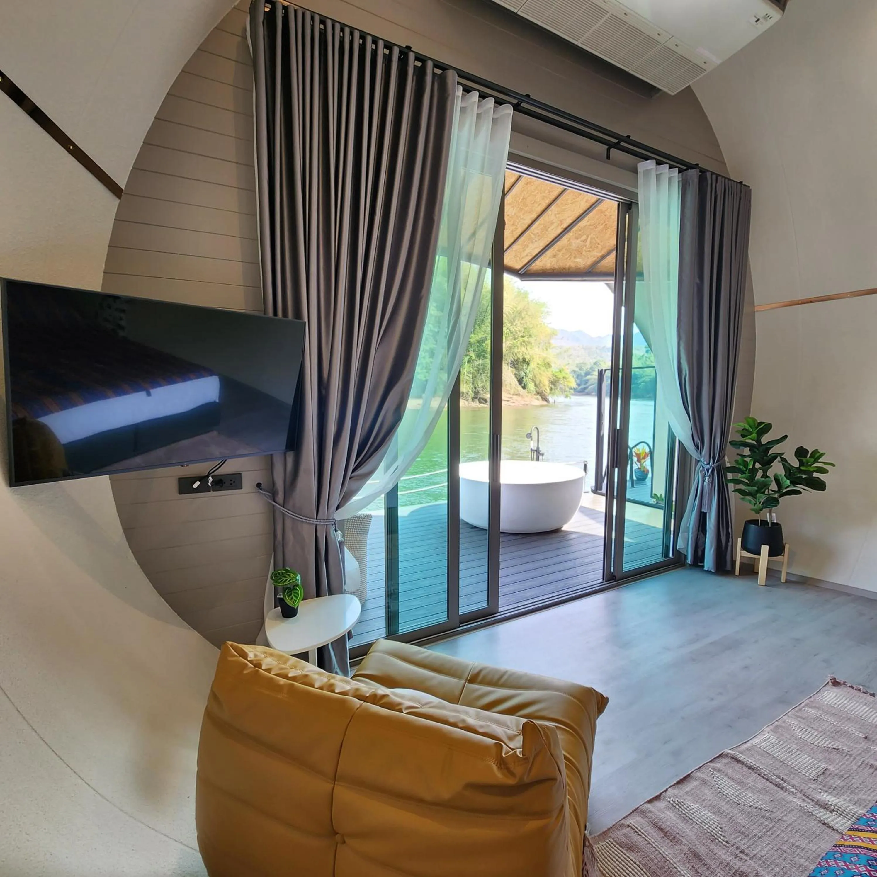 VeeVaree Riverkwai Resort