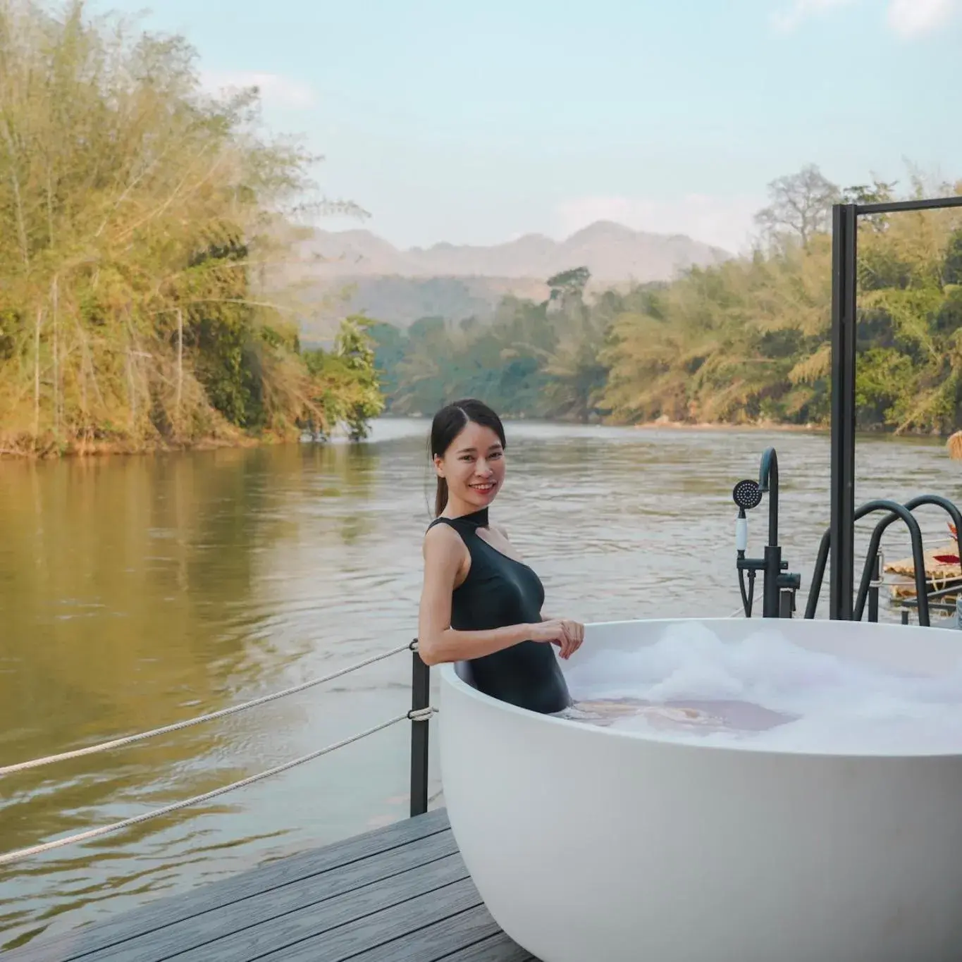 Hot Tub in VeeVaree Riverkwai Resort Hot Tub in VeeVaree Riverkwai Resort