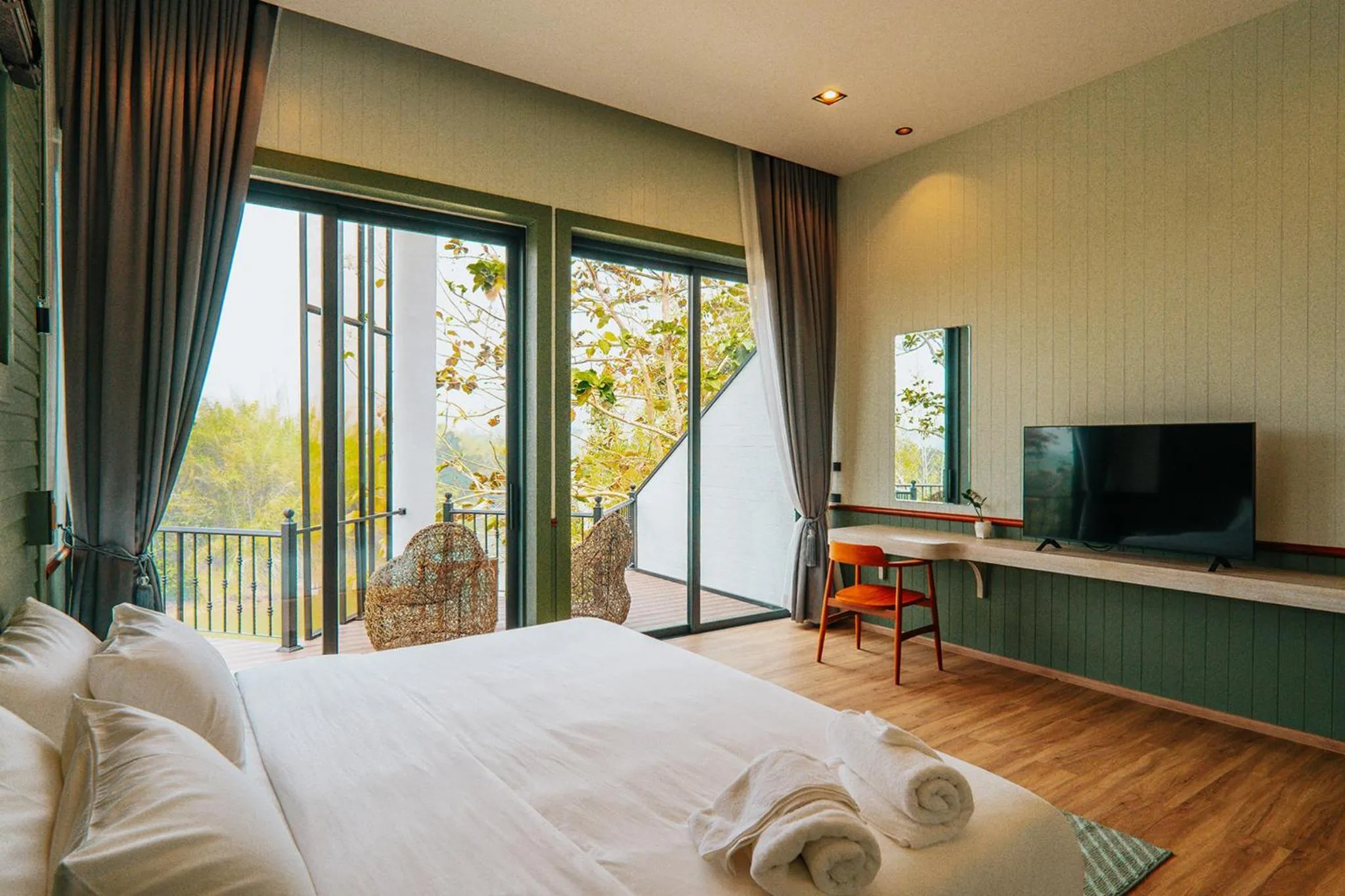 Bed in VeeVaree Riverkwai Resort