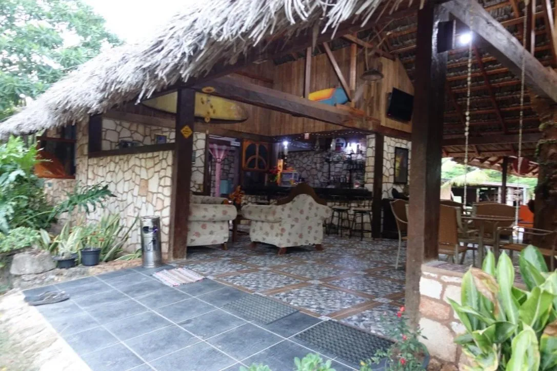Restaurant/places to eat in Rote Surf Resort - Lualemba Bungalows