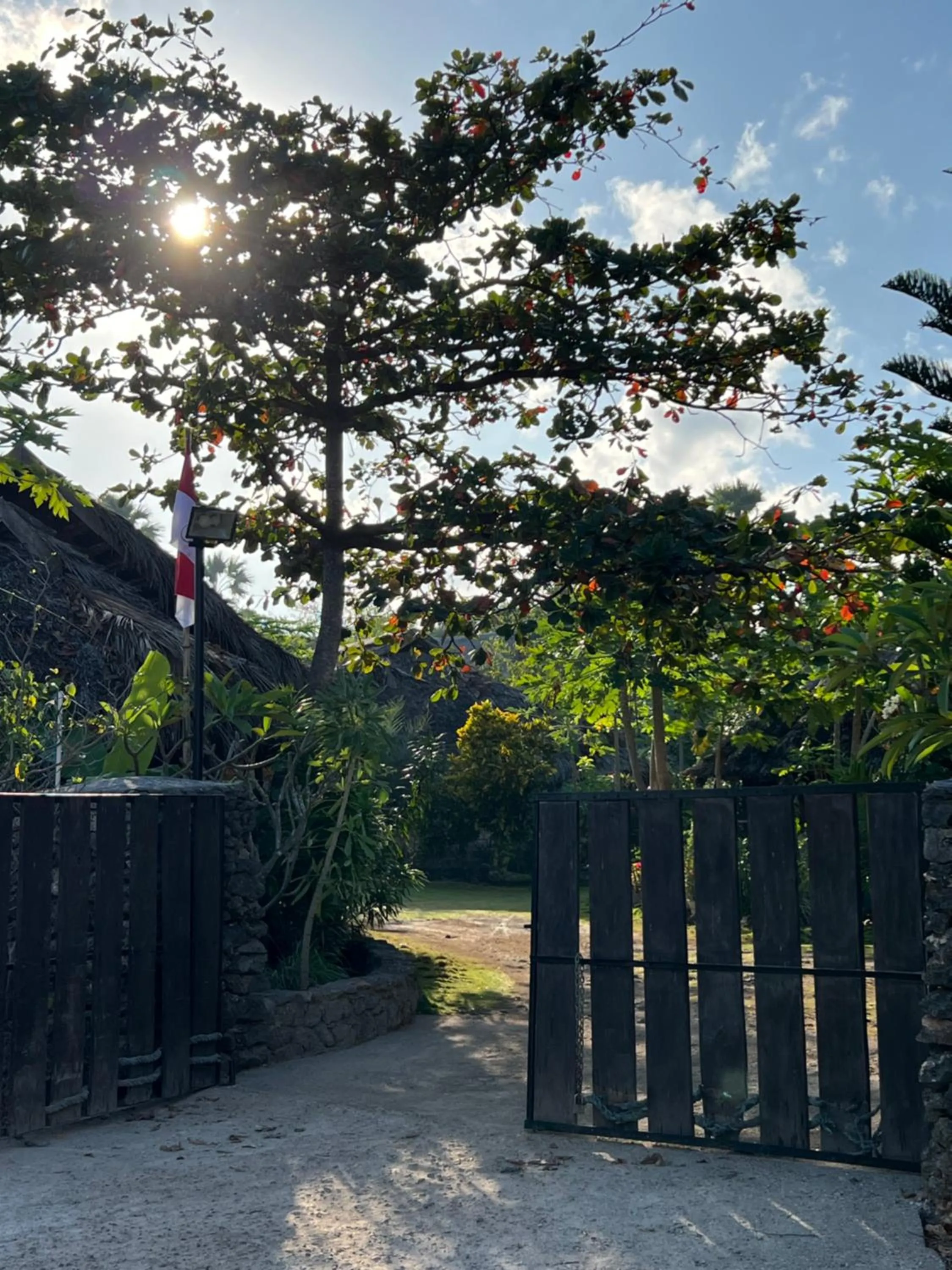 Facade/entrance in Rote Surf Resort - Lualemba Bungalows