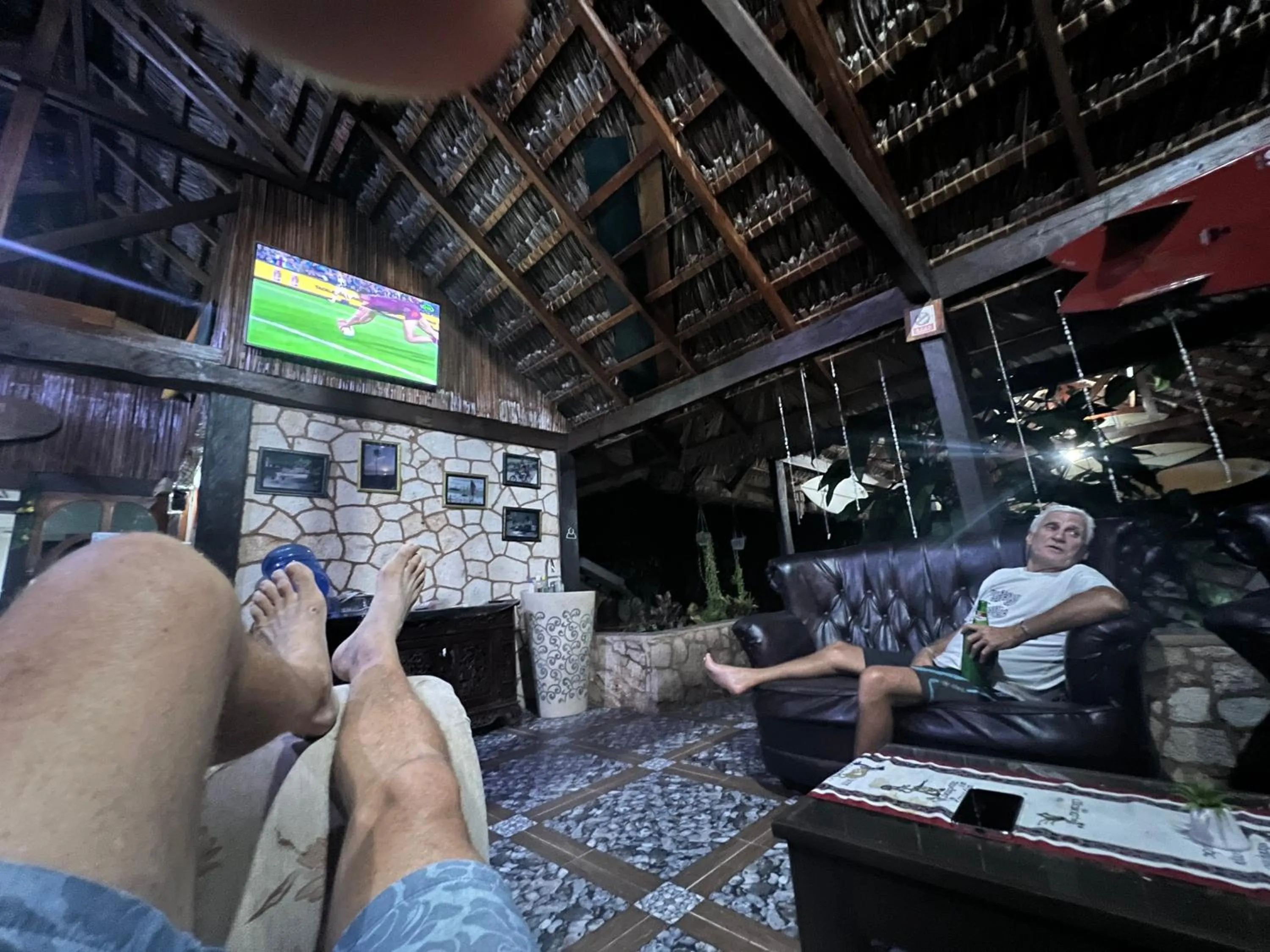 TV and multimedia in Rote Surf Resort - Lualemba Bungalows