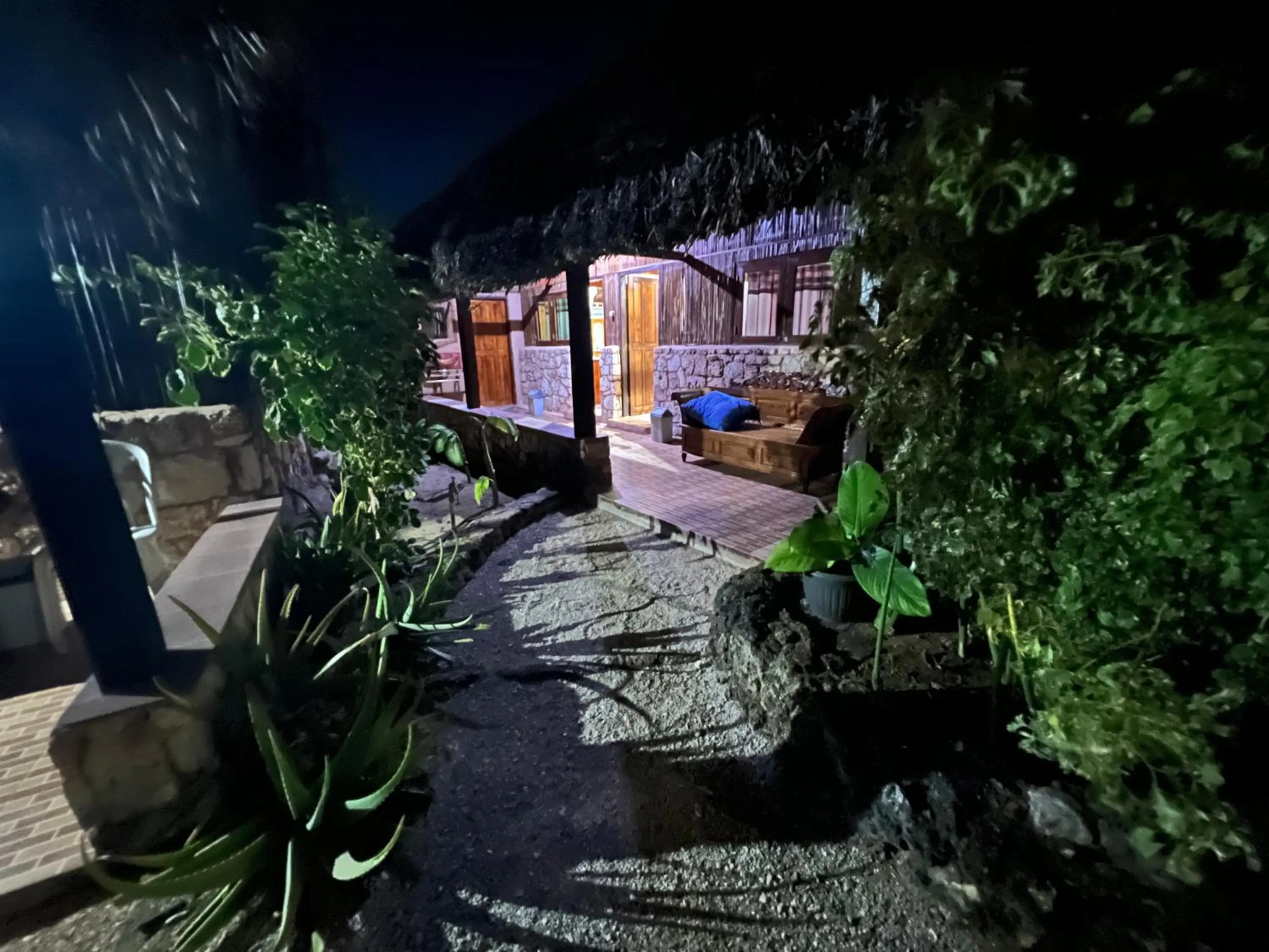 Property building in Rote Surf Resort - Lualemba Bungalows