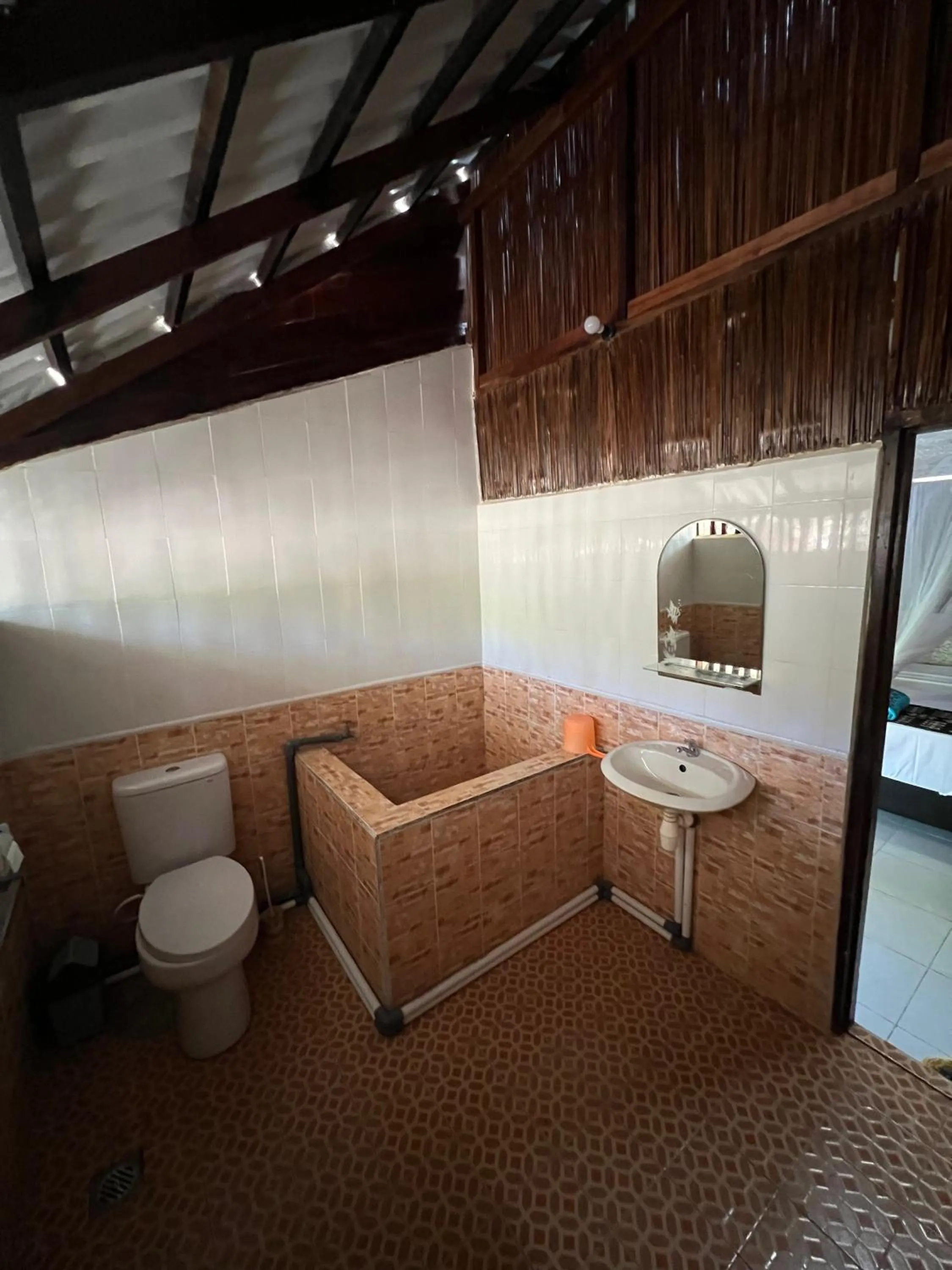 Bathroom in Rote Surf Resort - Lualemba Bungalows