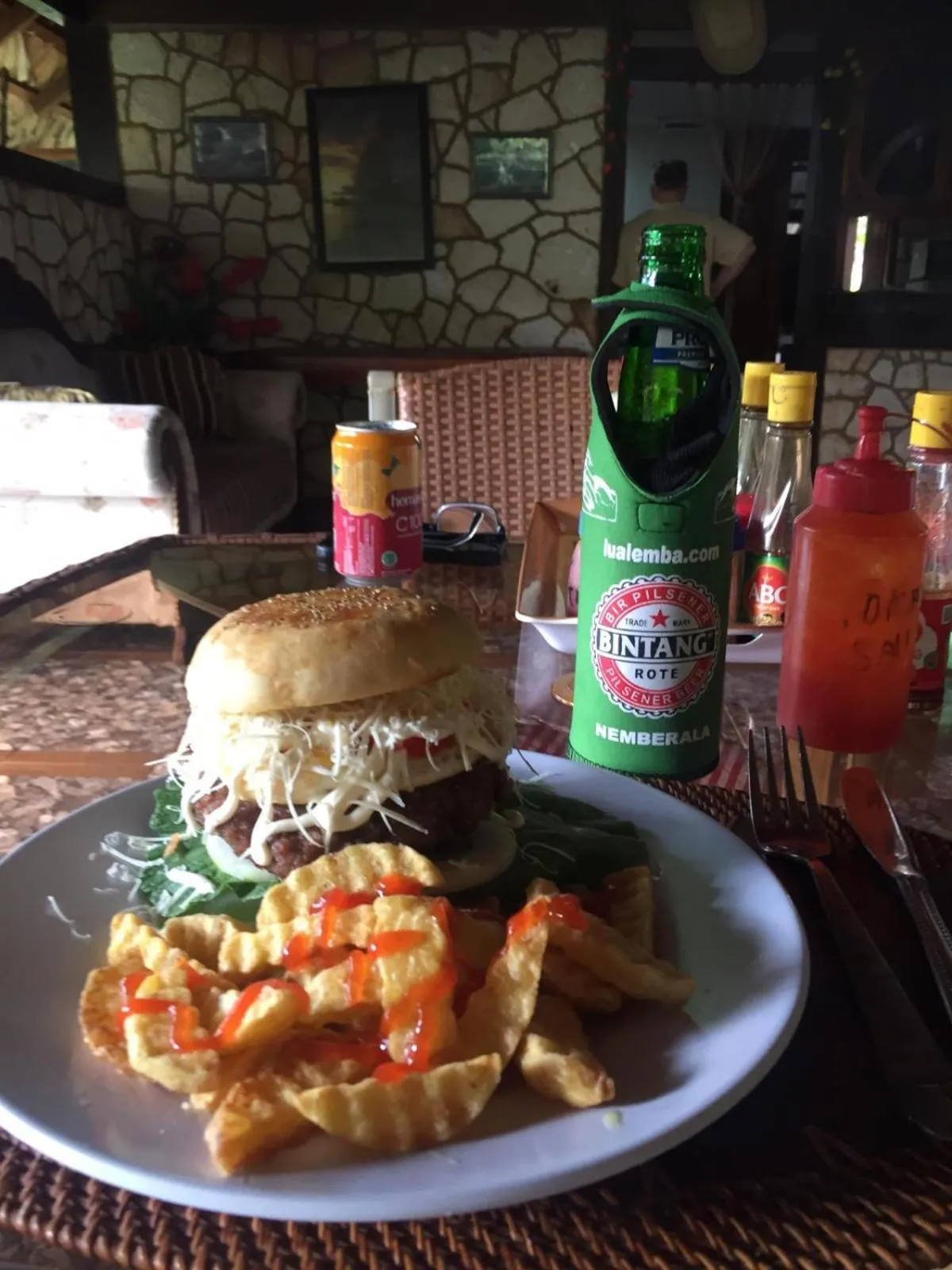 Restaurant/places to eat in Rote Surf Resort - Lualemba Bungalows