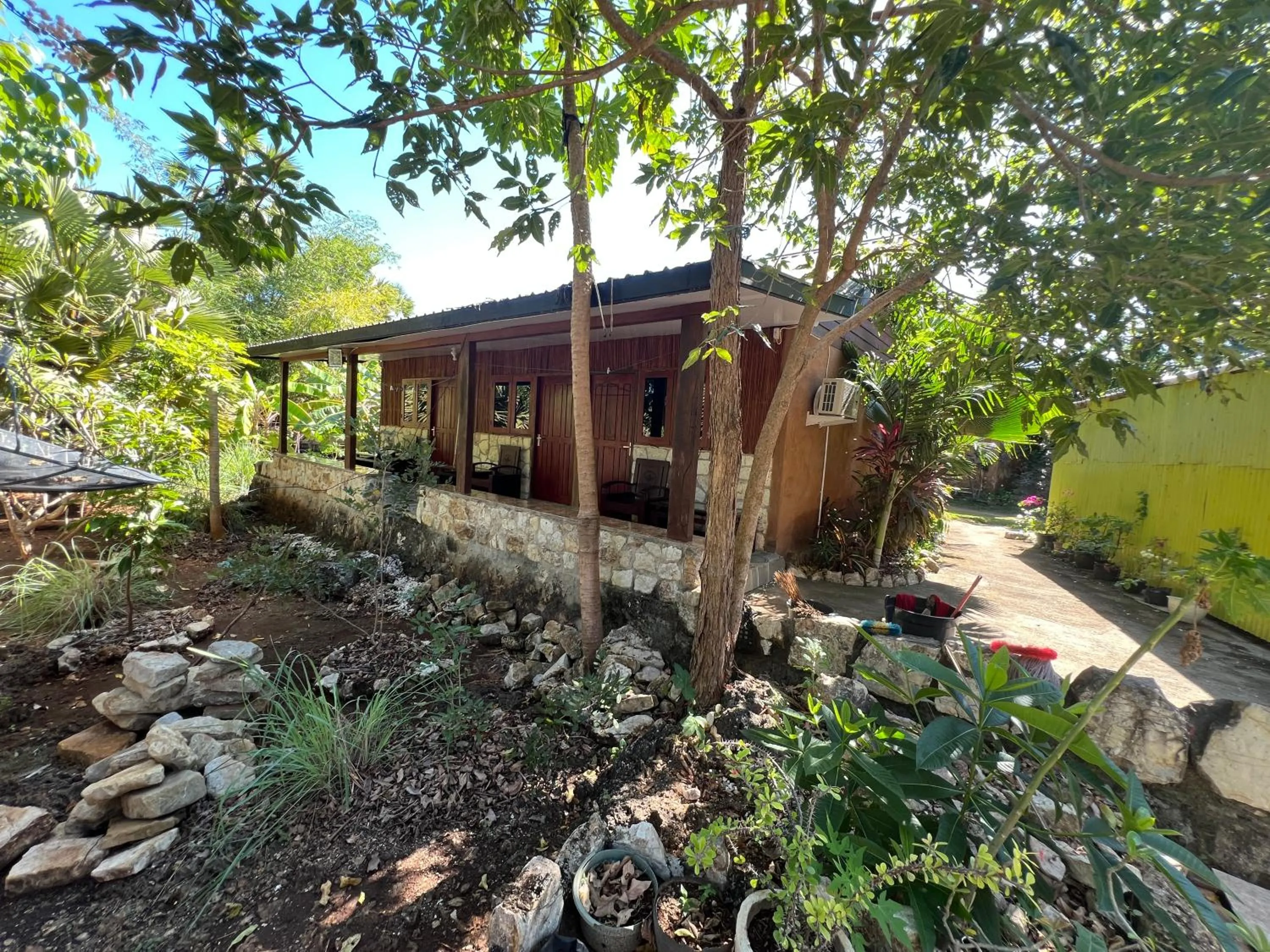 Patio in Rote Surf Resort - Lualemba Bungalows