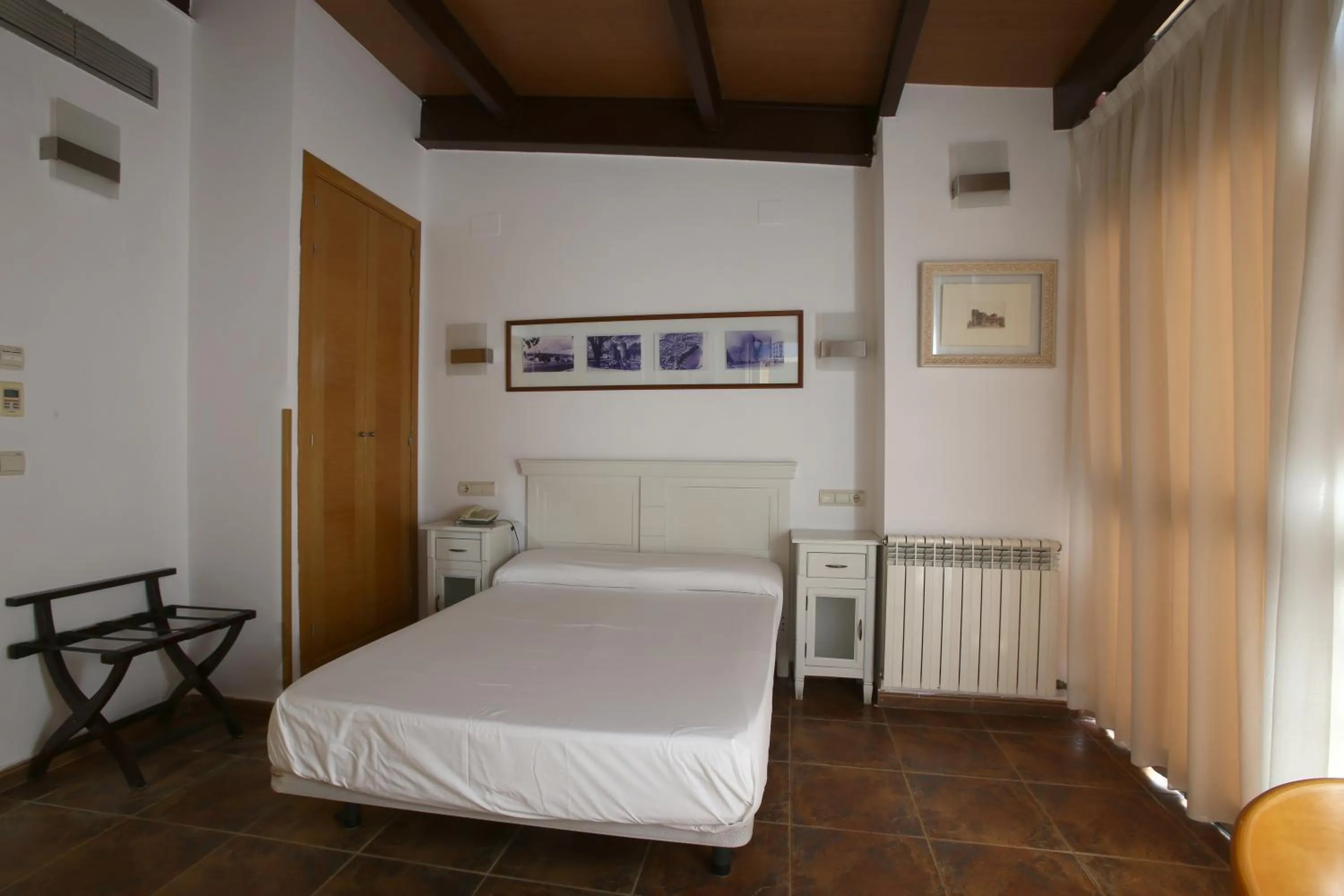 Bed in Hotel Las Murallas