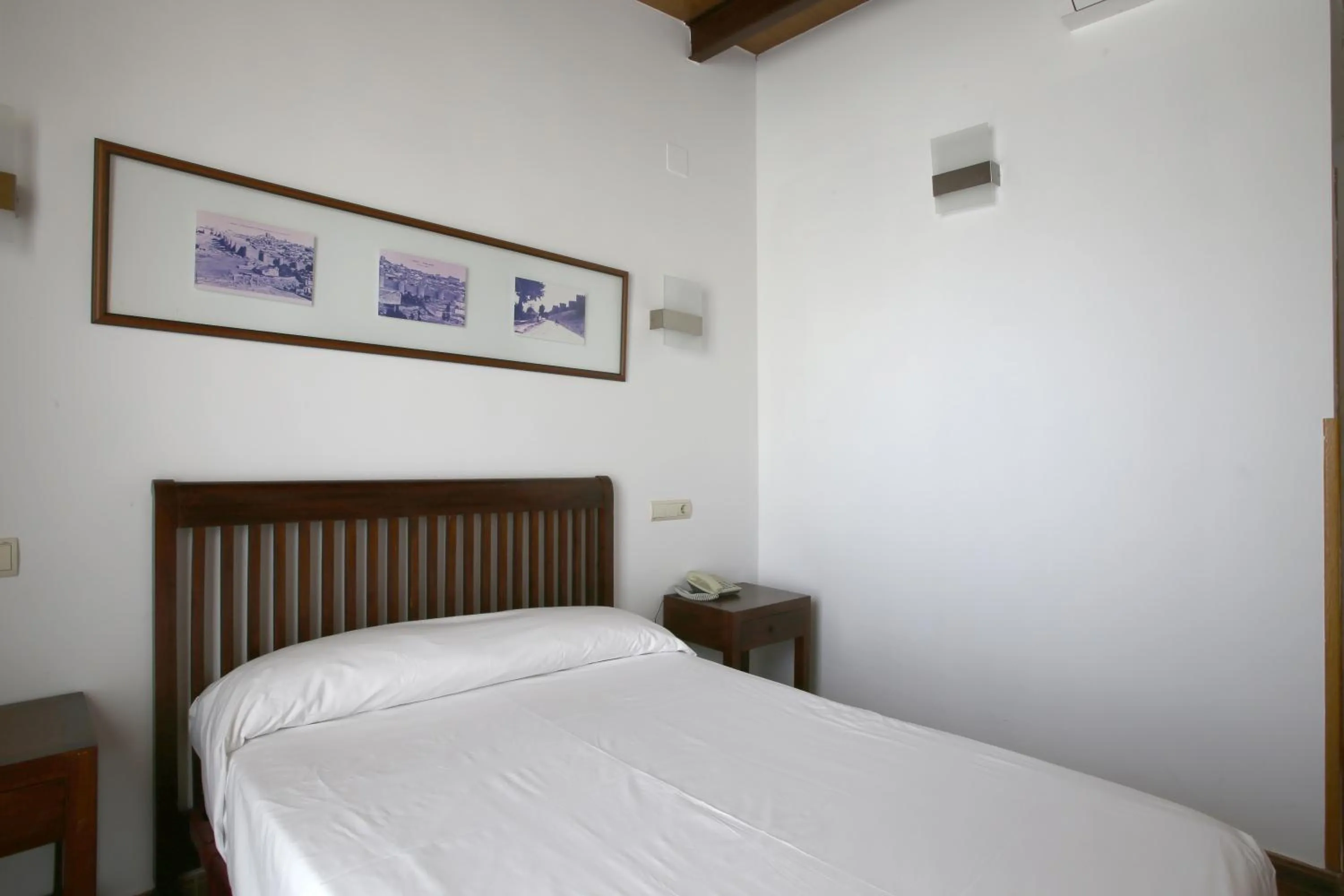Bed in Hotel Las Murallas