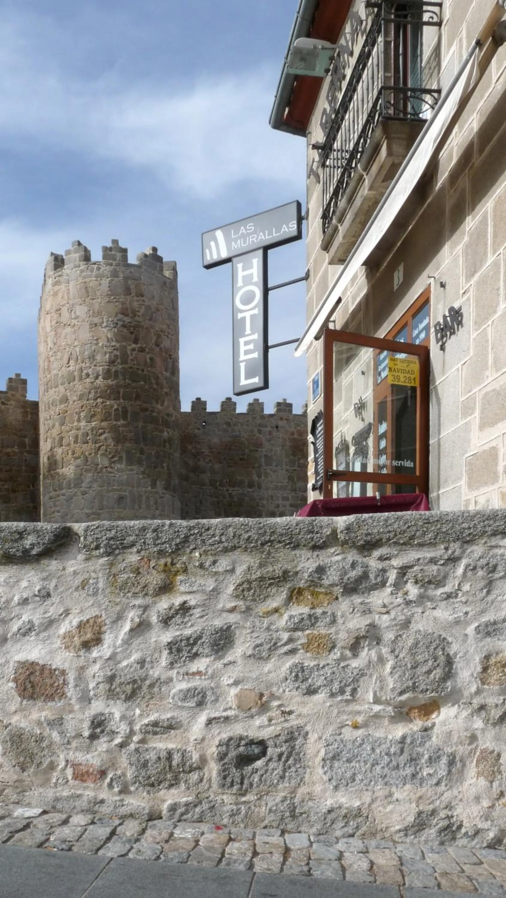 Facade/entrance in Hotel Las Murallas