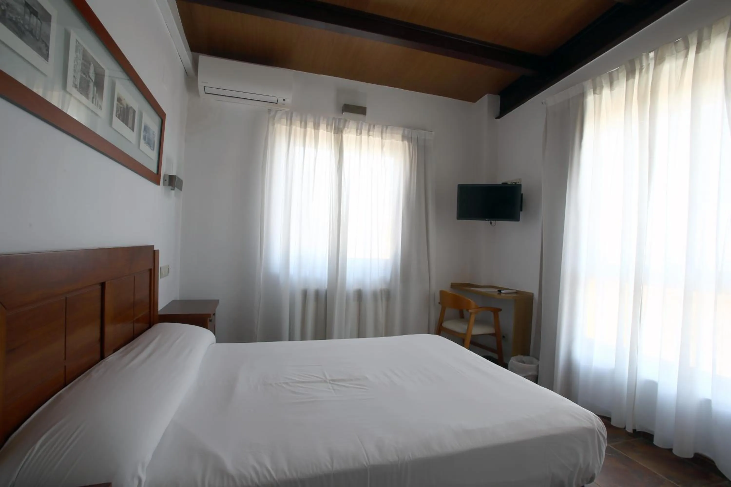 Bed in Hotel Las Murallas