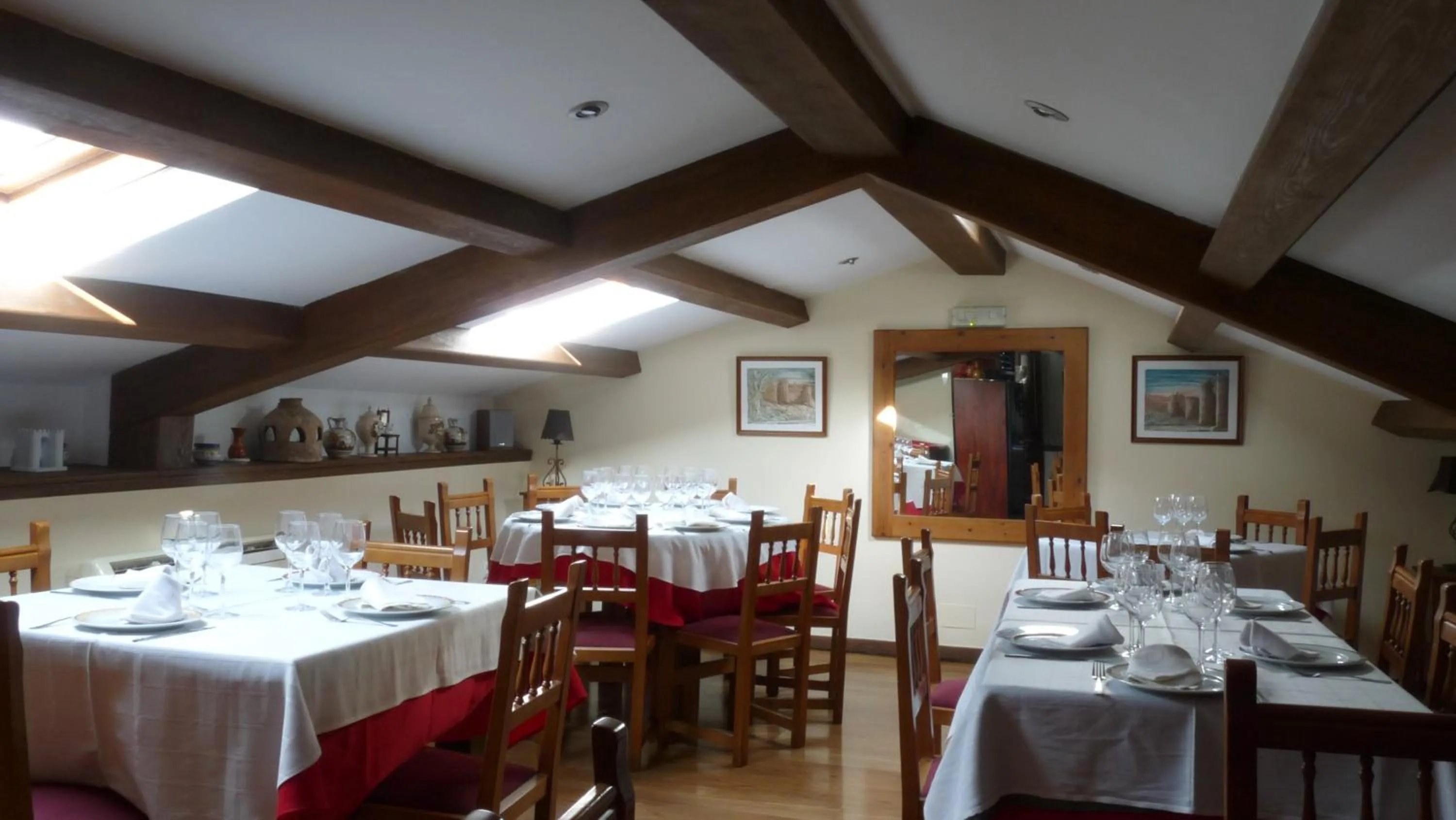 Restaurant/places to eat in Hotel Las Murallas