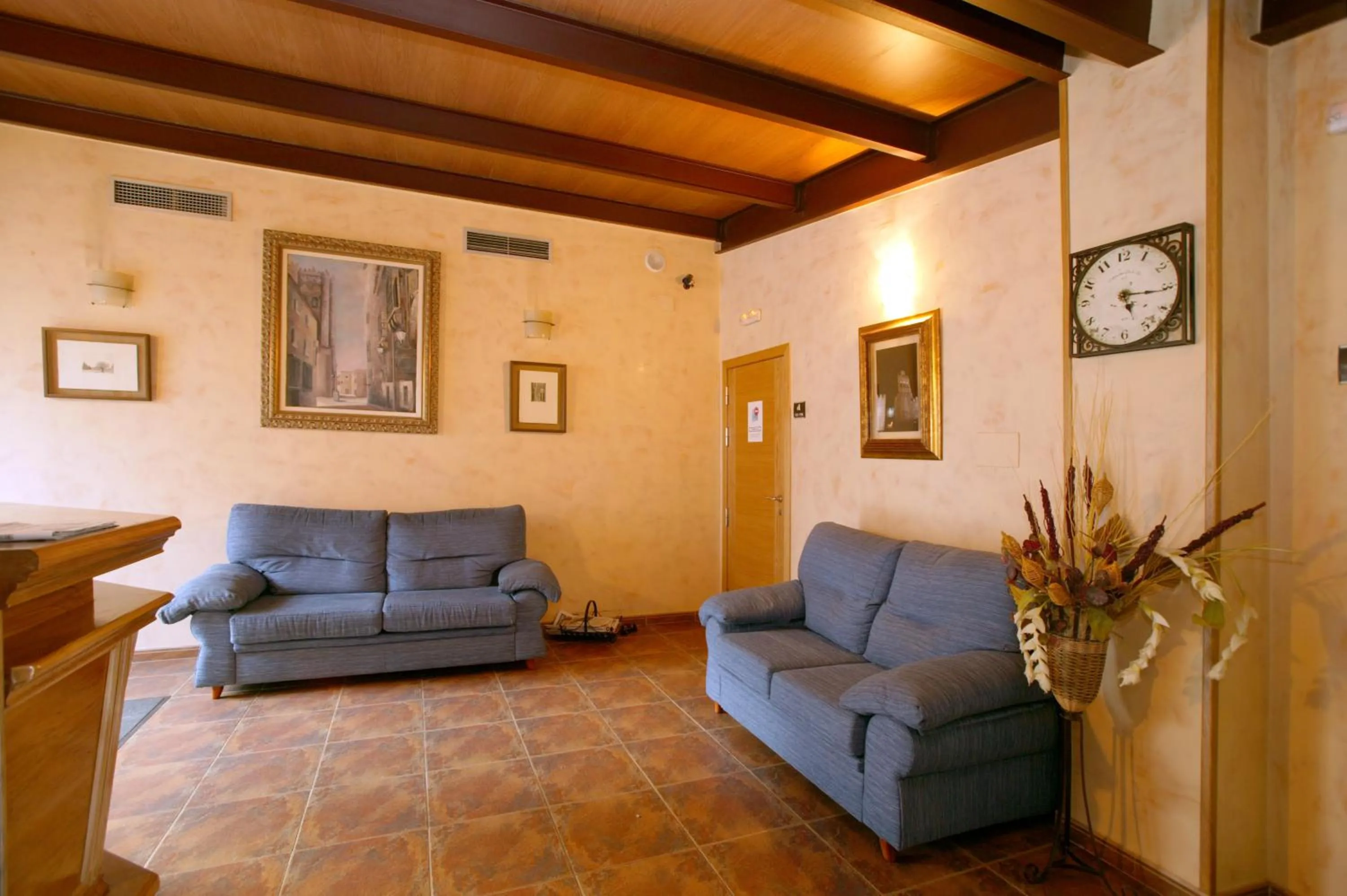 Lobby or reception in Hotel Las Murallas