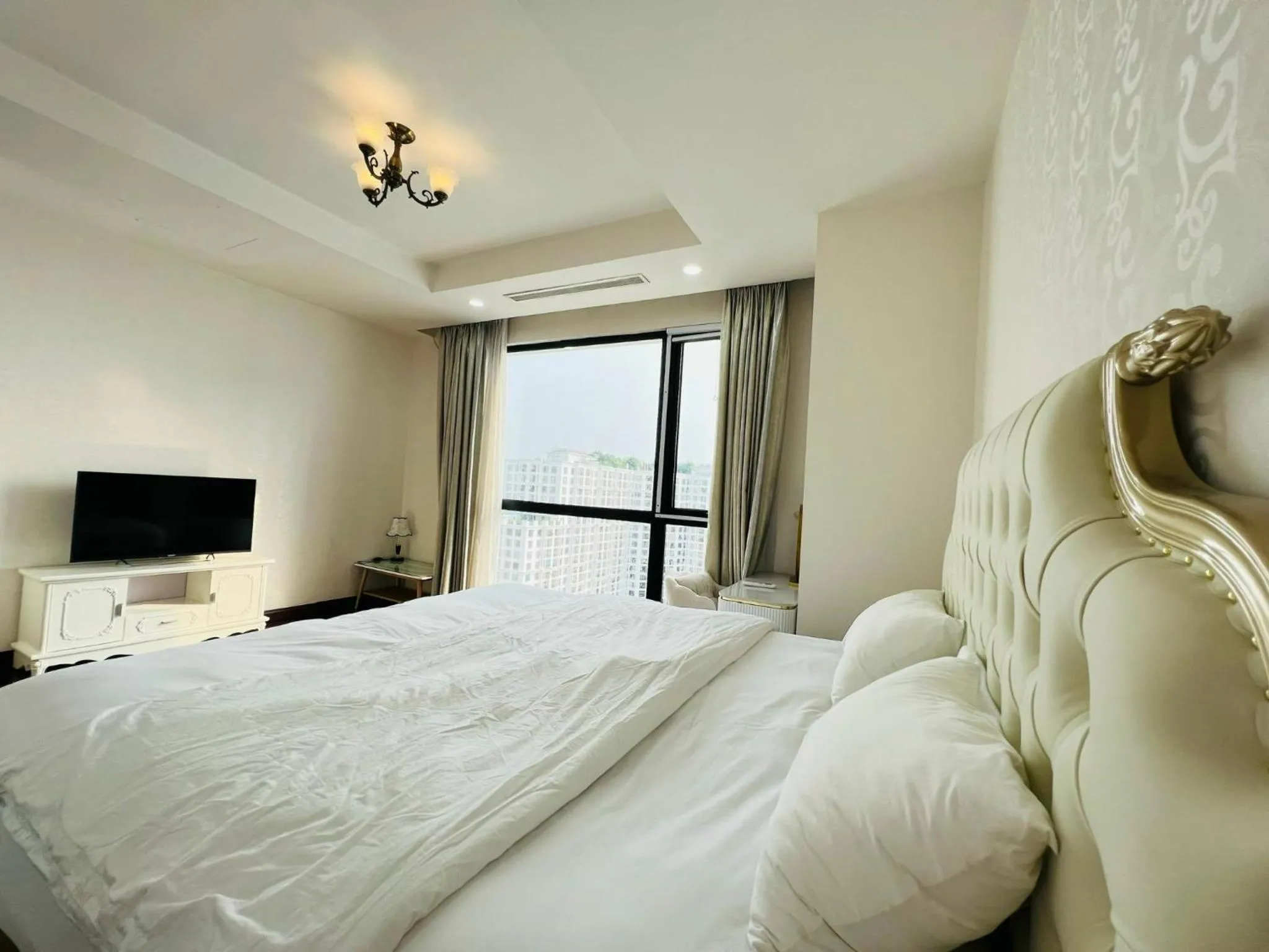 Bed in Vincom Royal City 72 Nguyễn Trãi Thanh Xuân