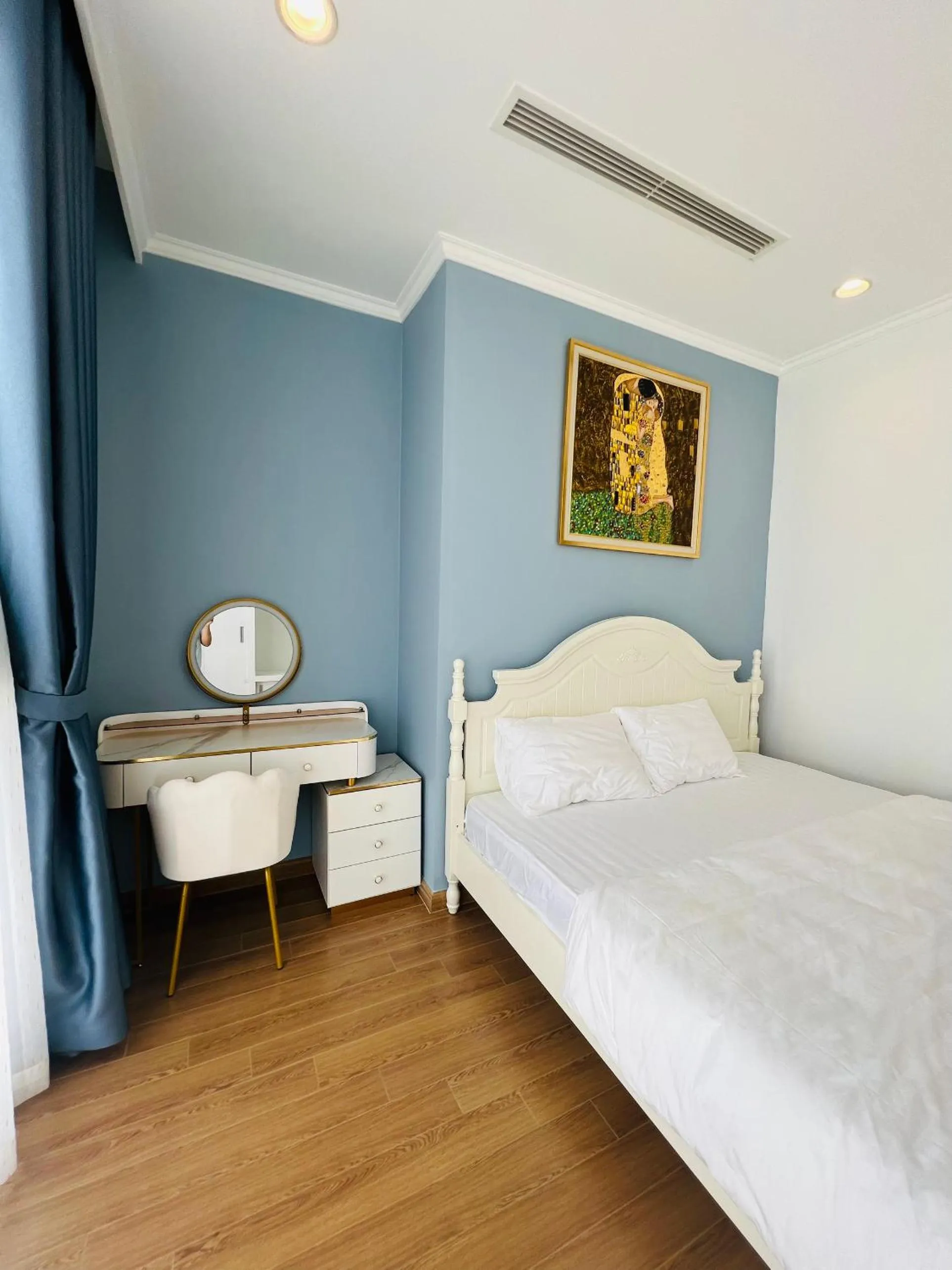 Bed in Vincom Royal City 72 Nguyễn Trãi Thanh Xuân