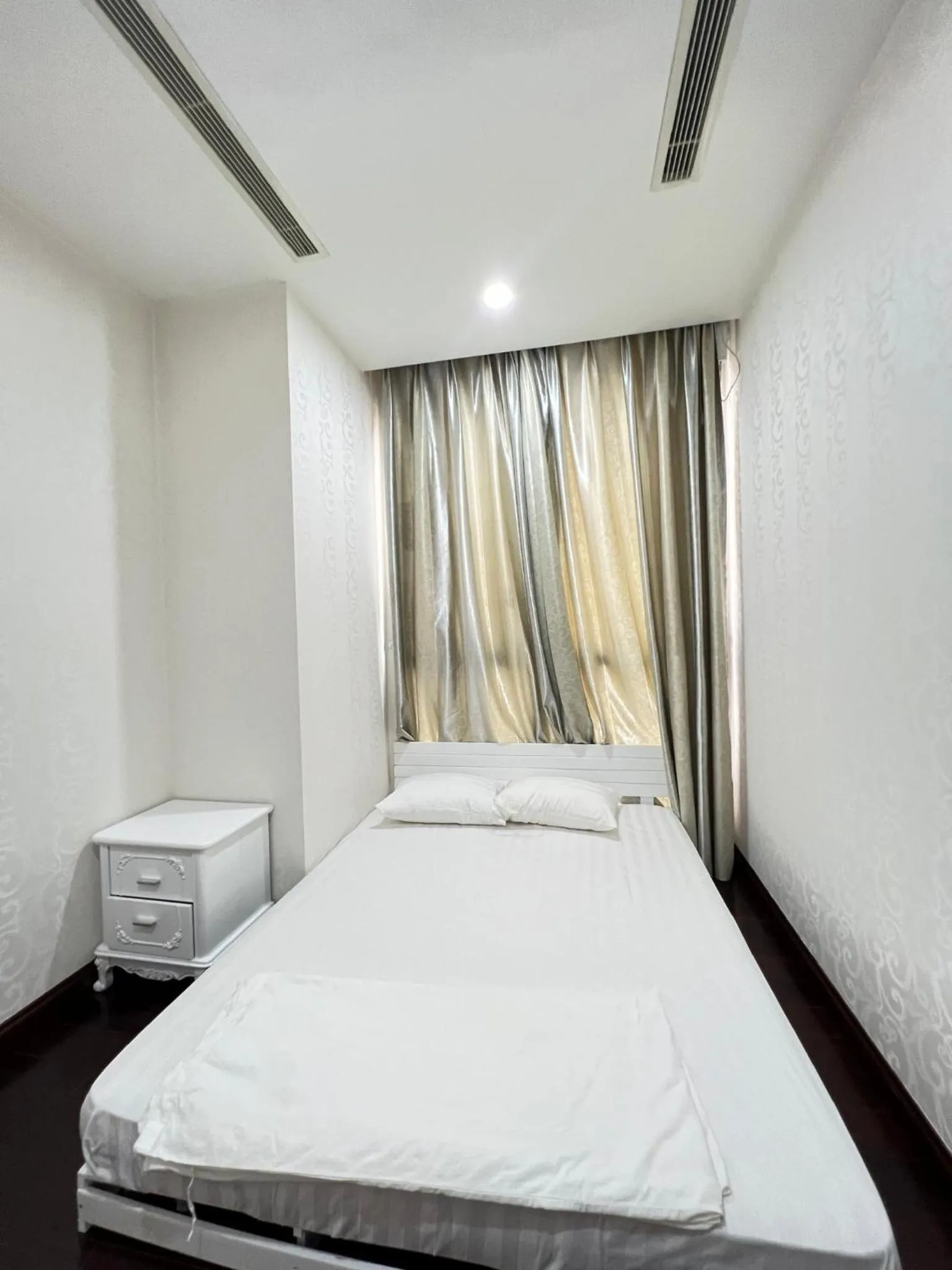 Bed in Vincom Royal City 72 Nguyễn Trãi Thanh Xuân