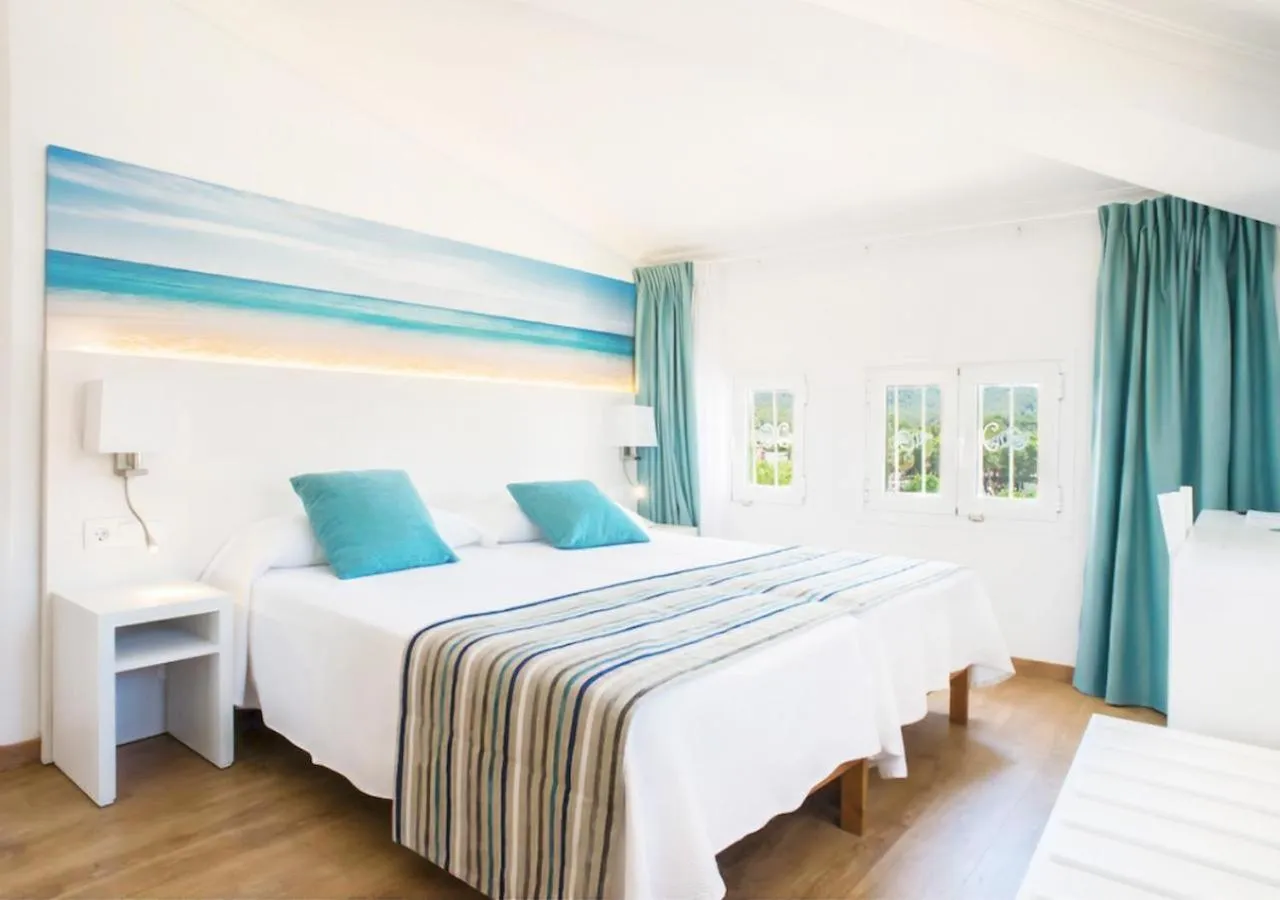 Bed in Hotel Playas de Paguera