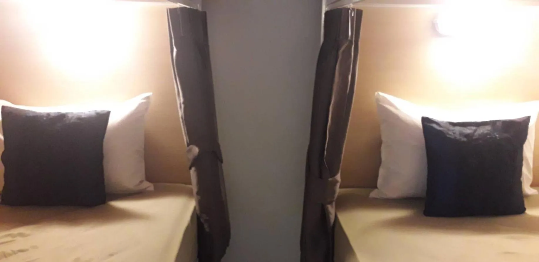 bunk bed, Bed in High5 Guesthouse