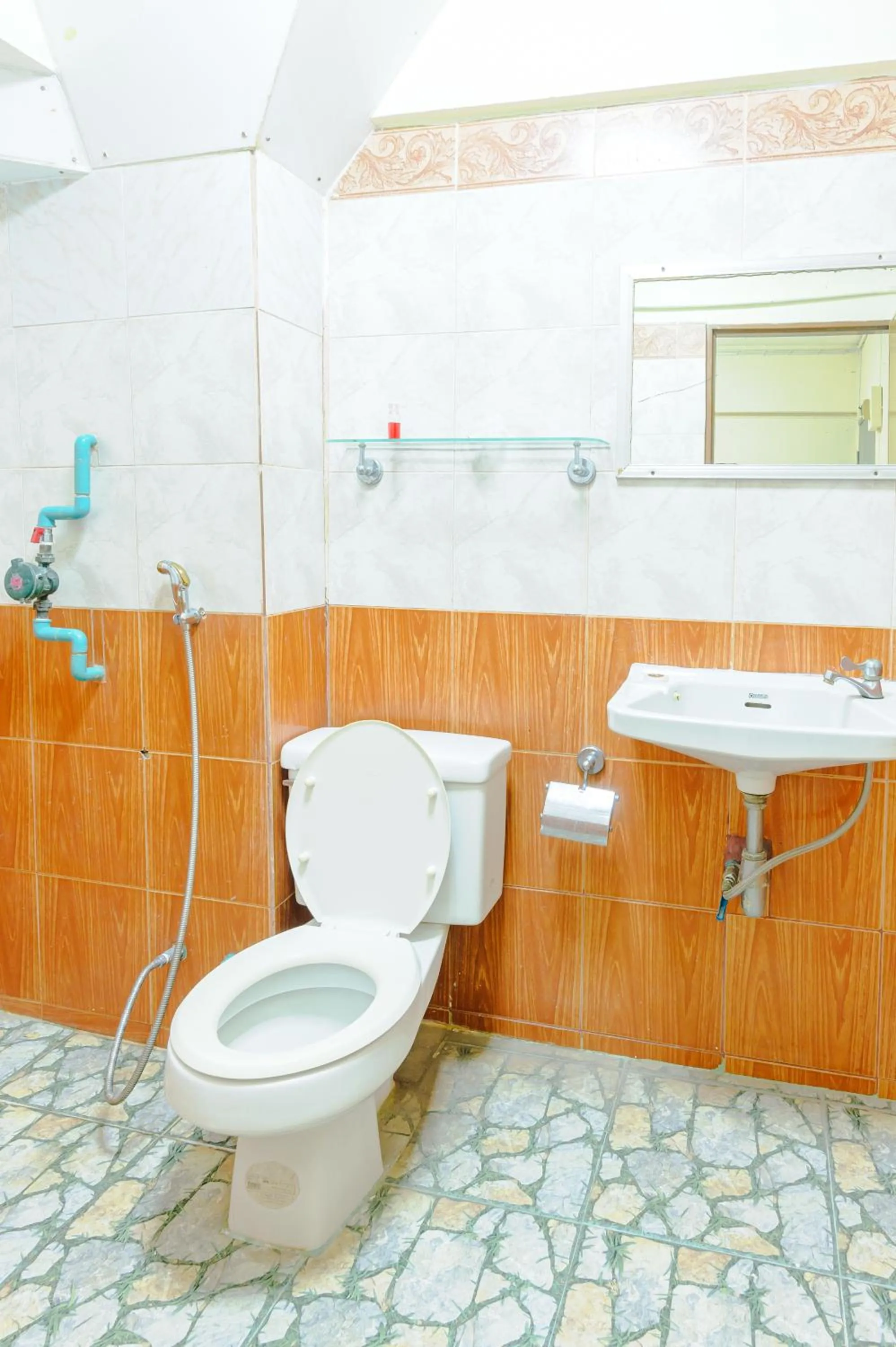 Toilet in High5 Guesthouse