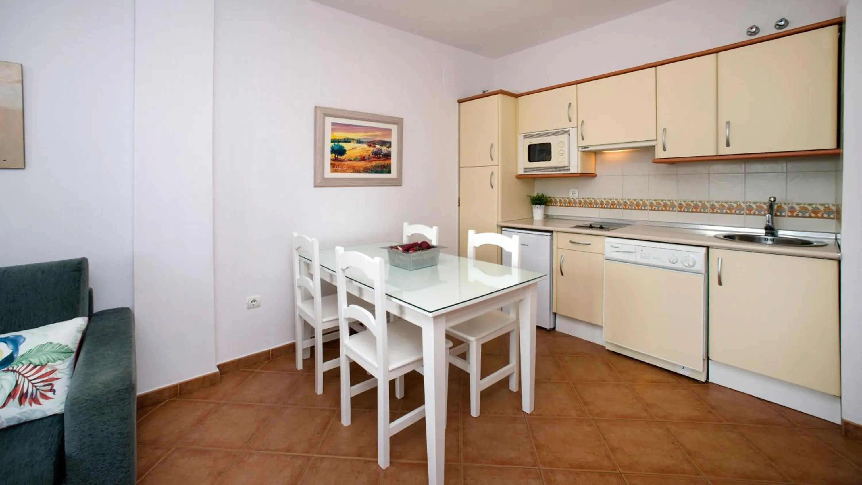 Kitchen or kitchenette in Leo Canela Kitchen or kitchenette in Leo Canela