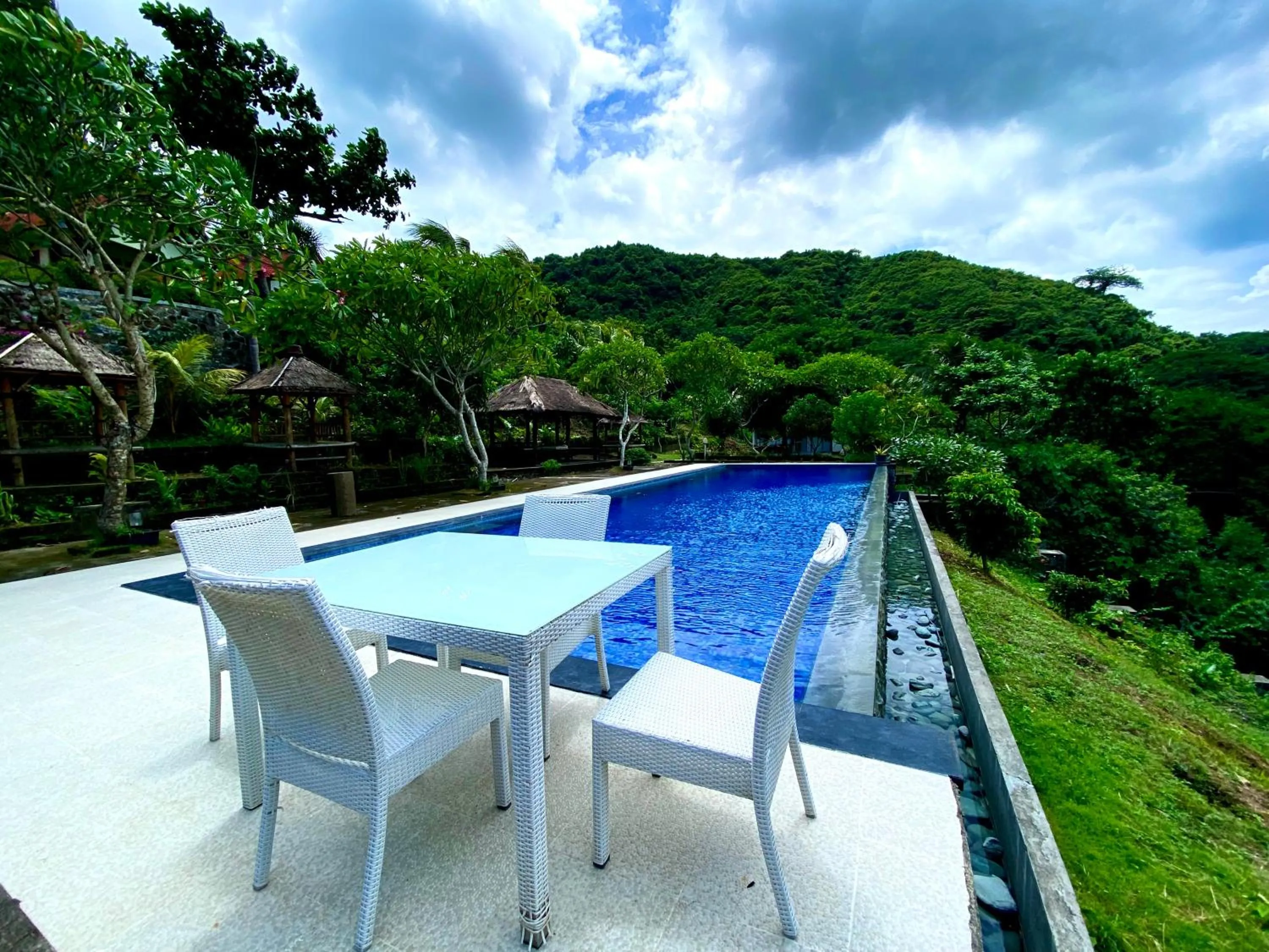 Ara Artati Lombok bungalows and Restaurant