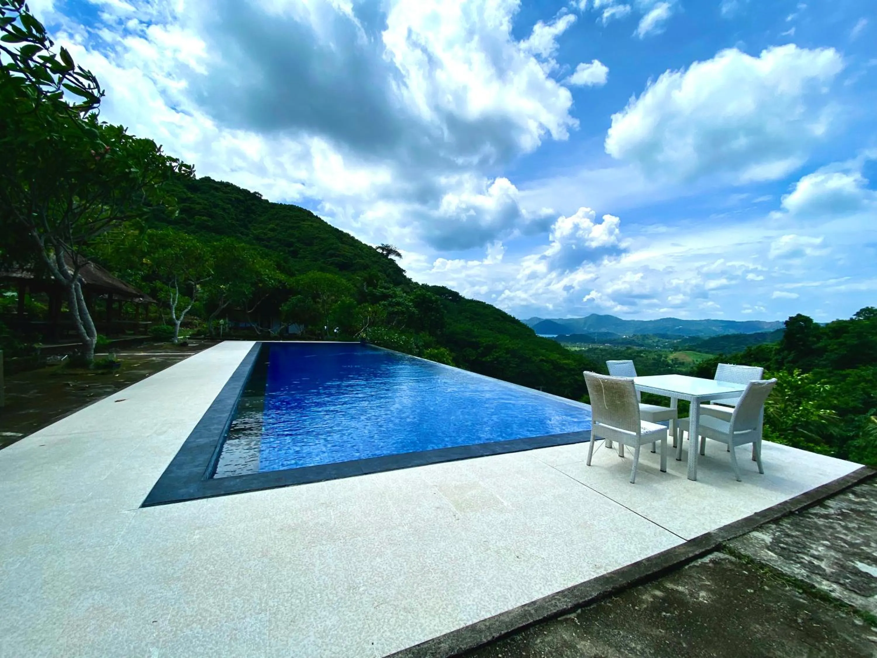 Ara Artati Lombok bungalows and Restaurant