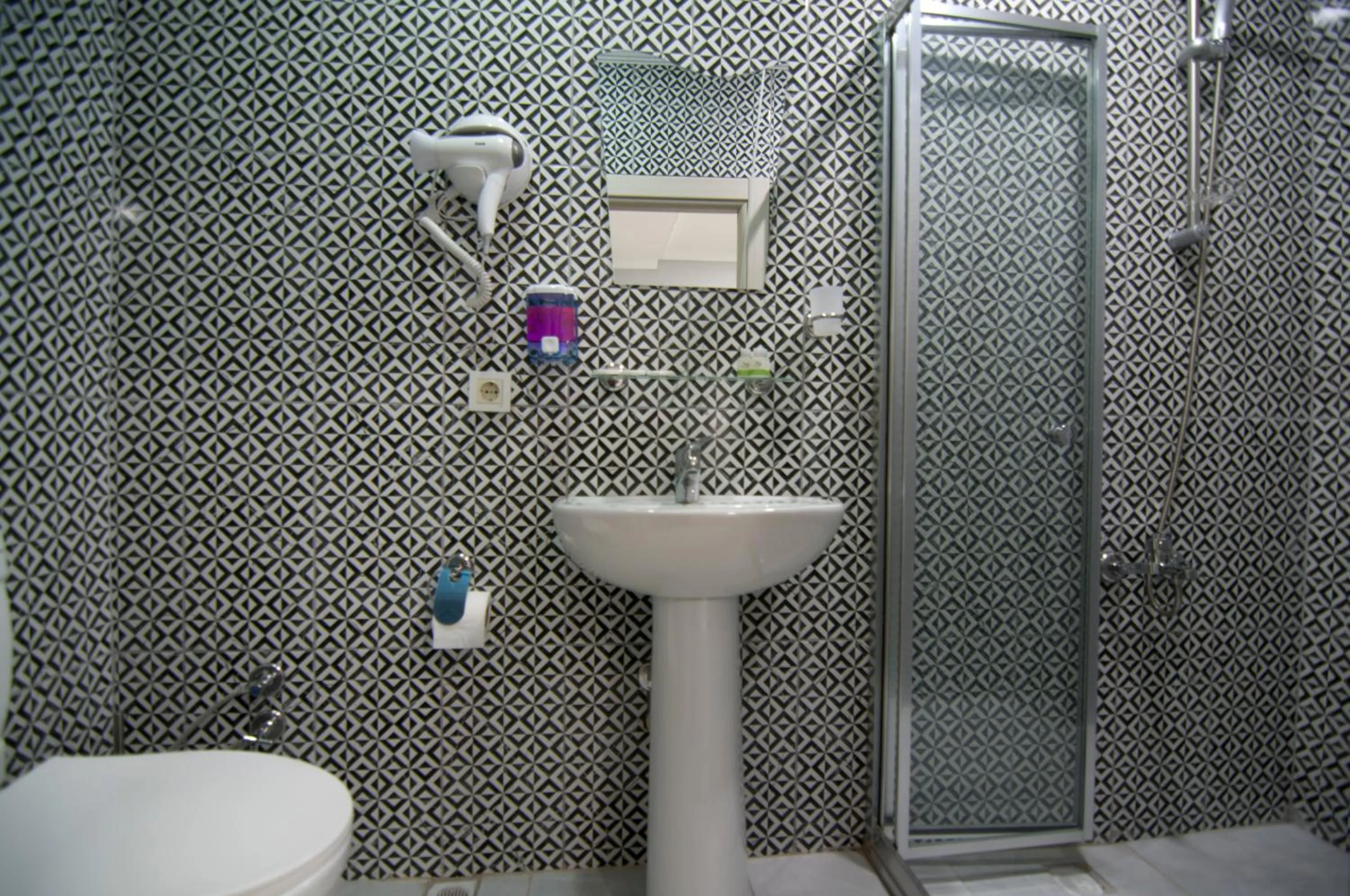 Toilet in İstanbul Palace Hotel