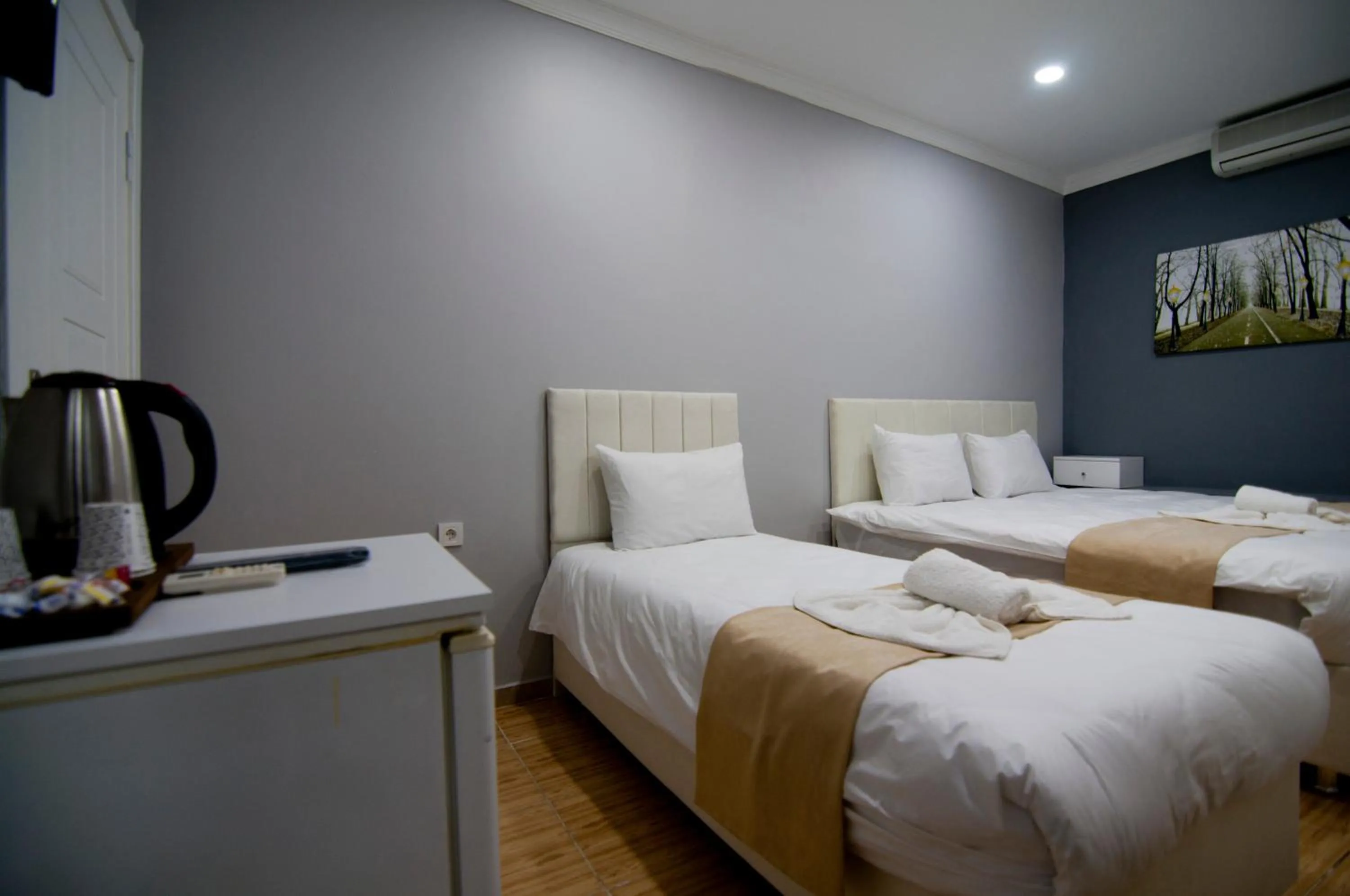 Bed in İstanbul Palace Hotel