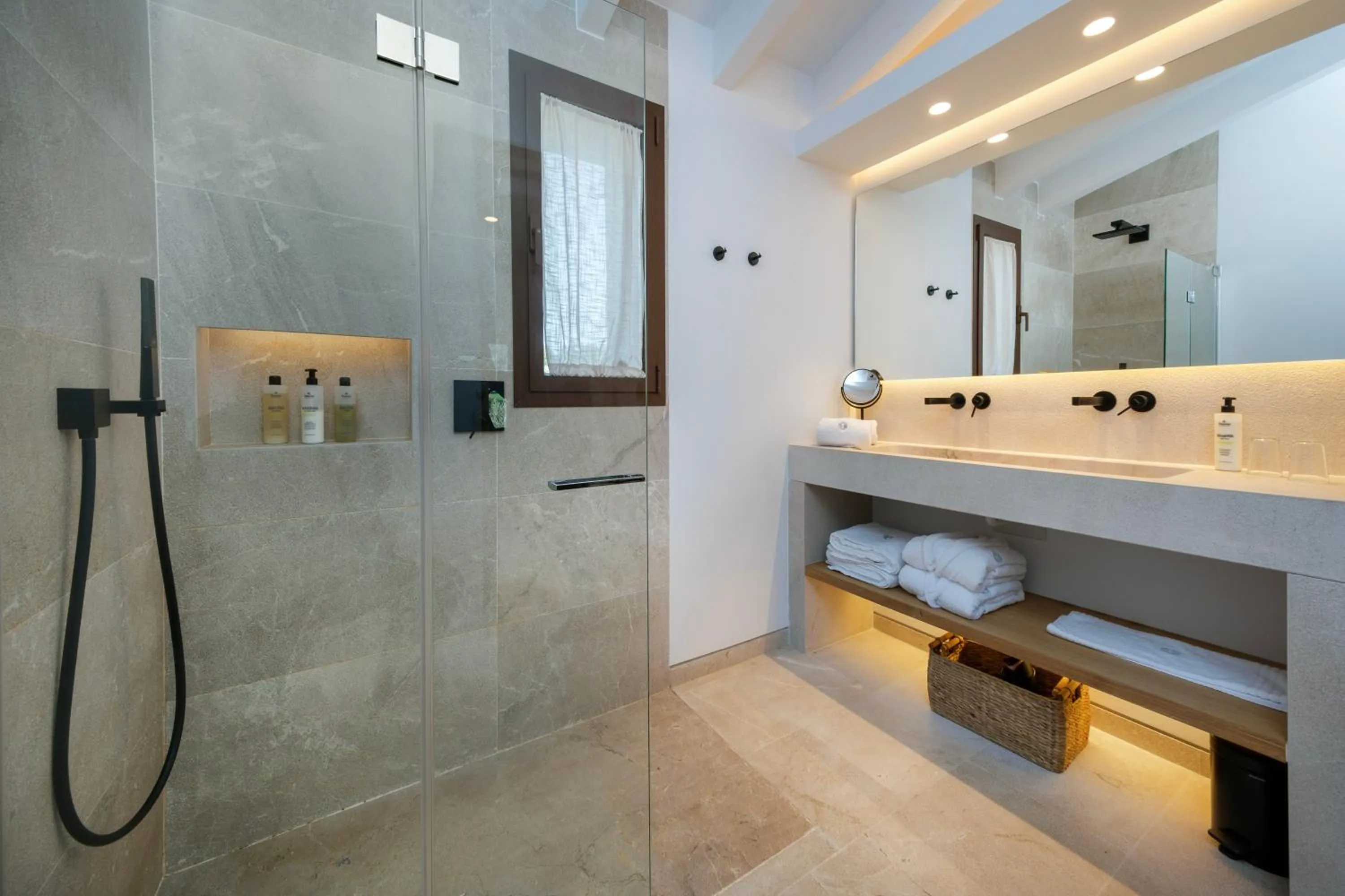 Shower in Fincahotel Treurer - Olive Grove & Grand House - Adults Only