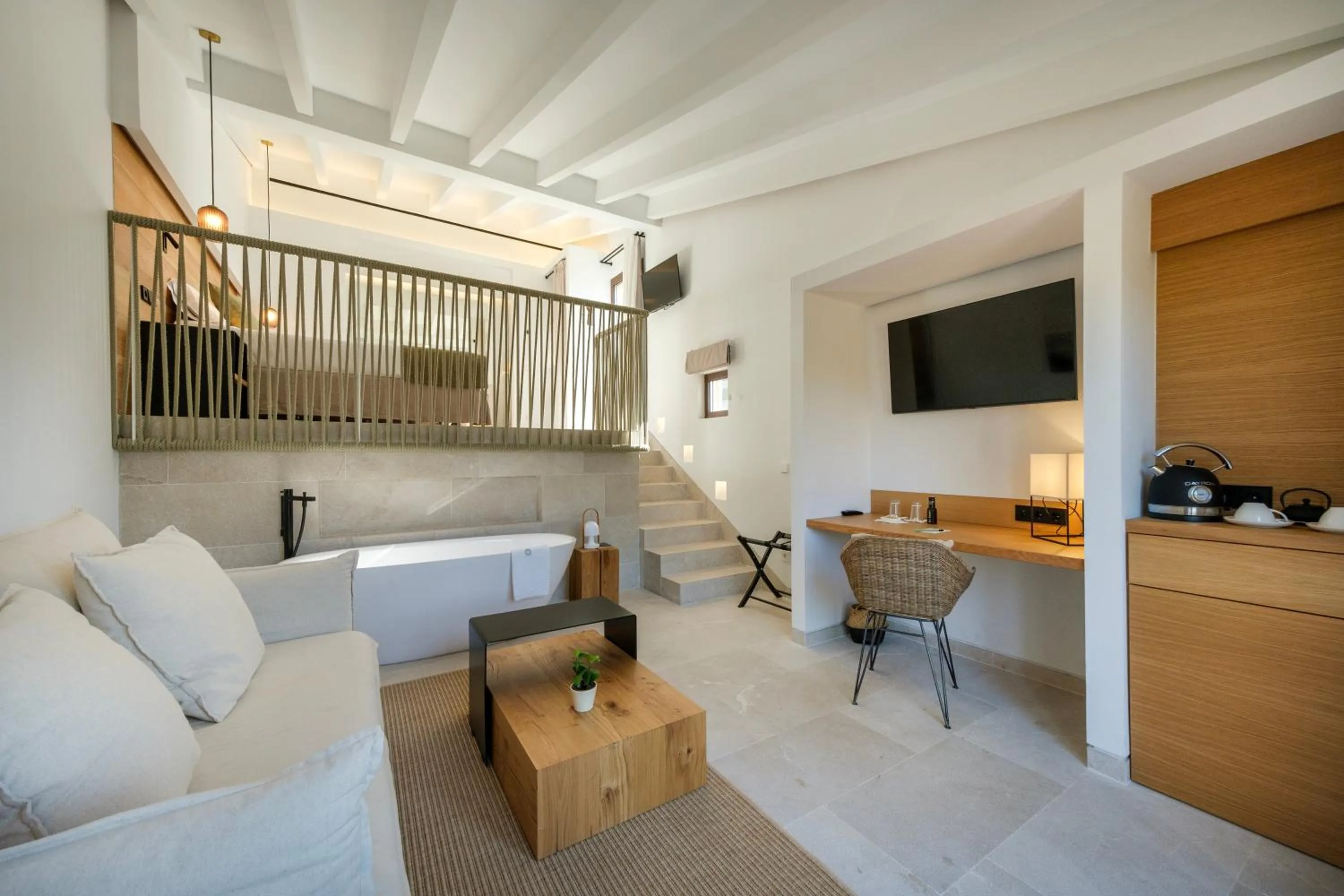 TV and multimedia in Fincahotel Treurer - Olive Grove & Grand House - Adults Only