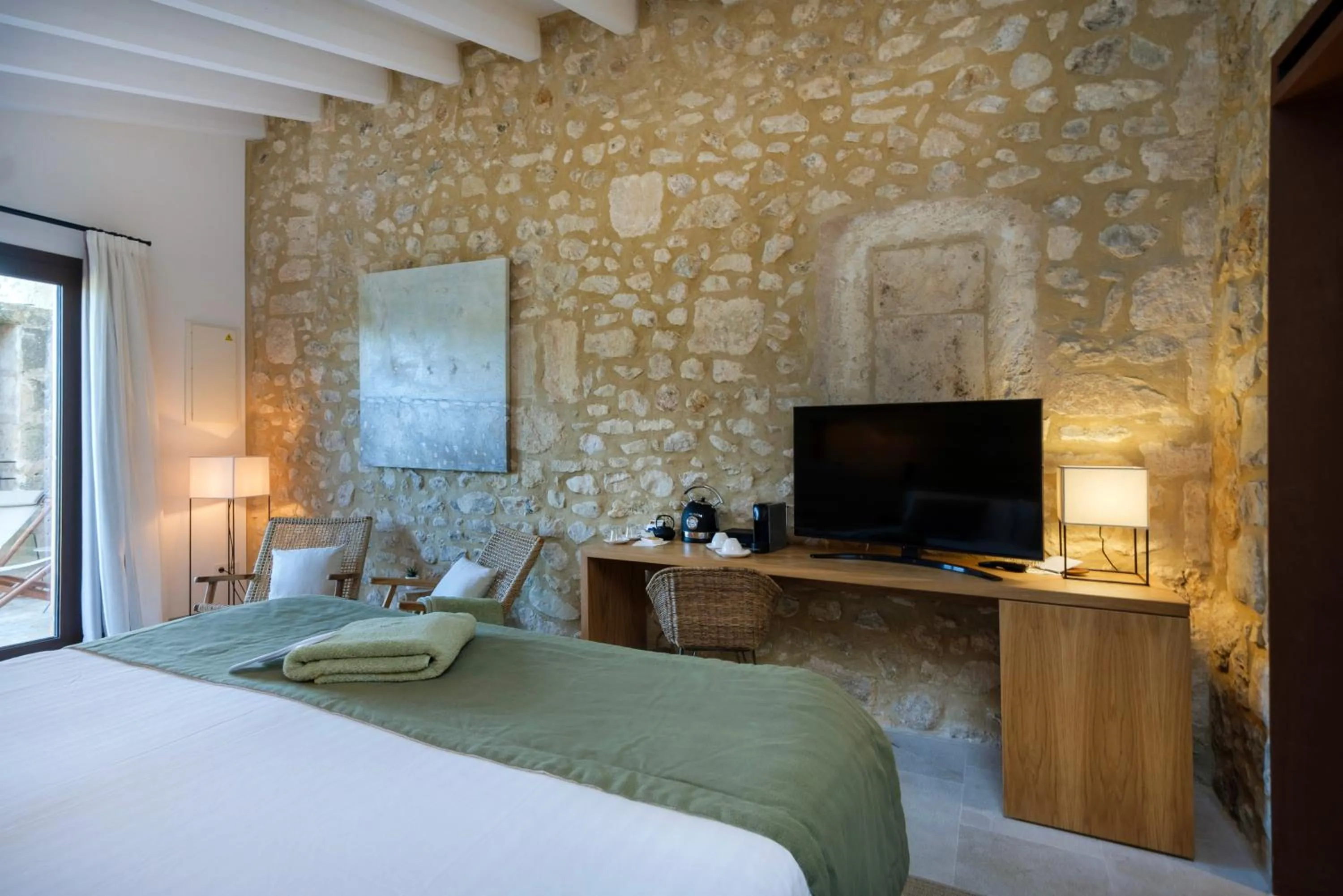 TV and multimedia, Bed in Fincahotel Treurer - Olive Grove & Grand House - Adults Only