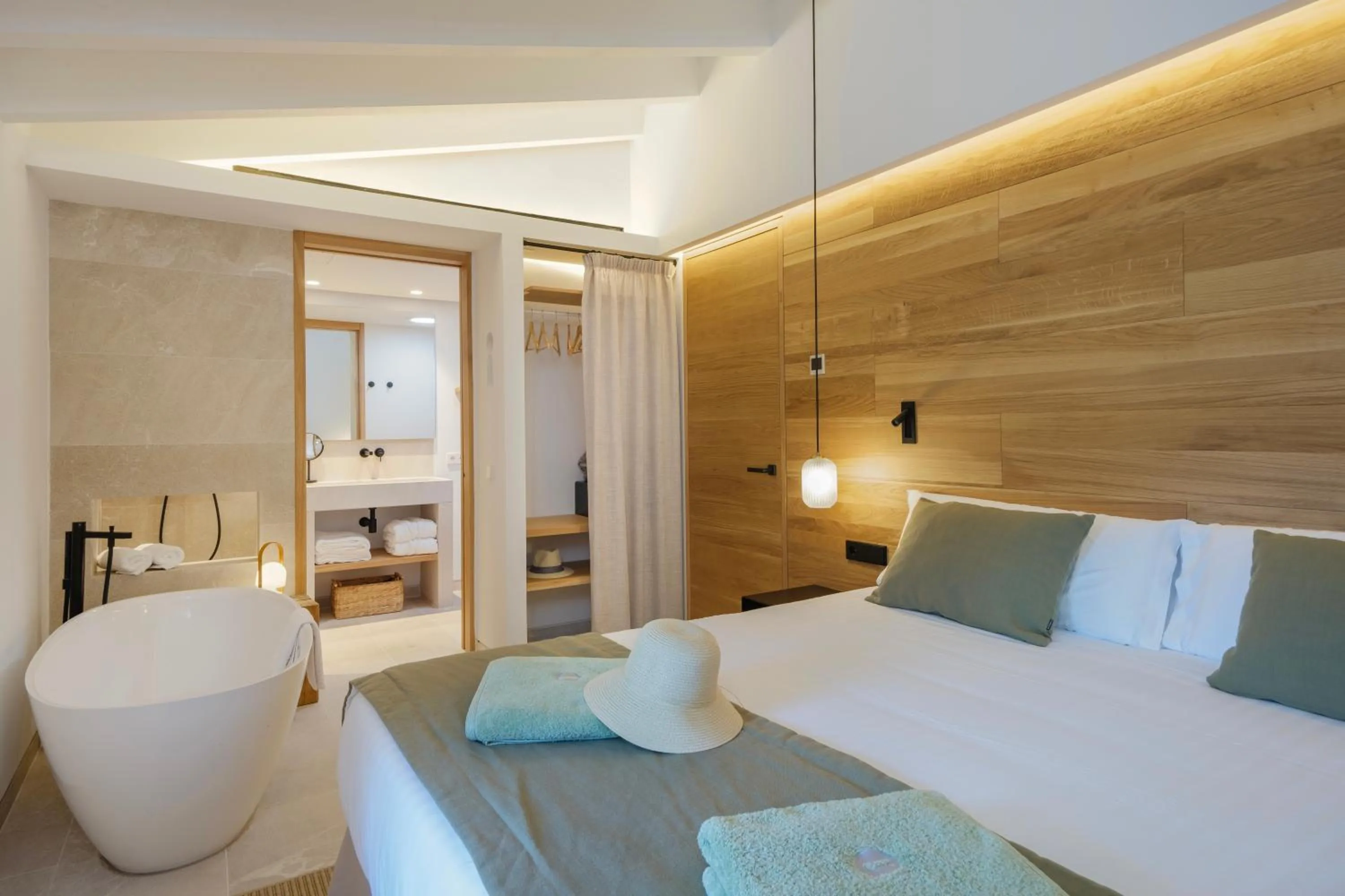 Bed in Fincahotel Treurer - Olive Grove & Grand House - Adults Only